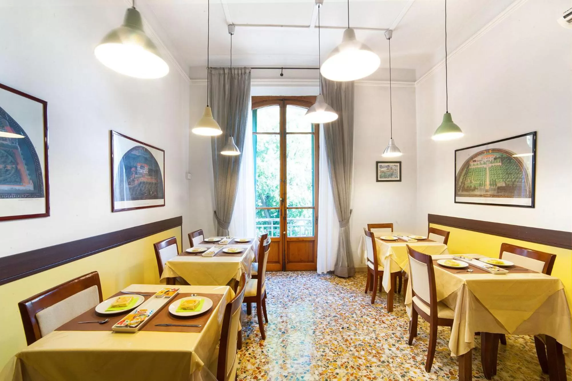 Communal lounge/ TV room in Melody House