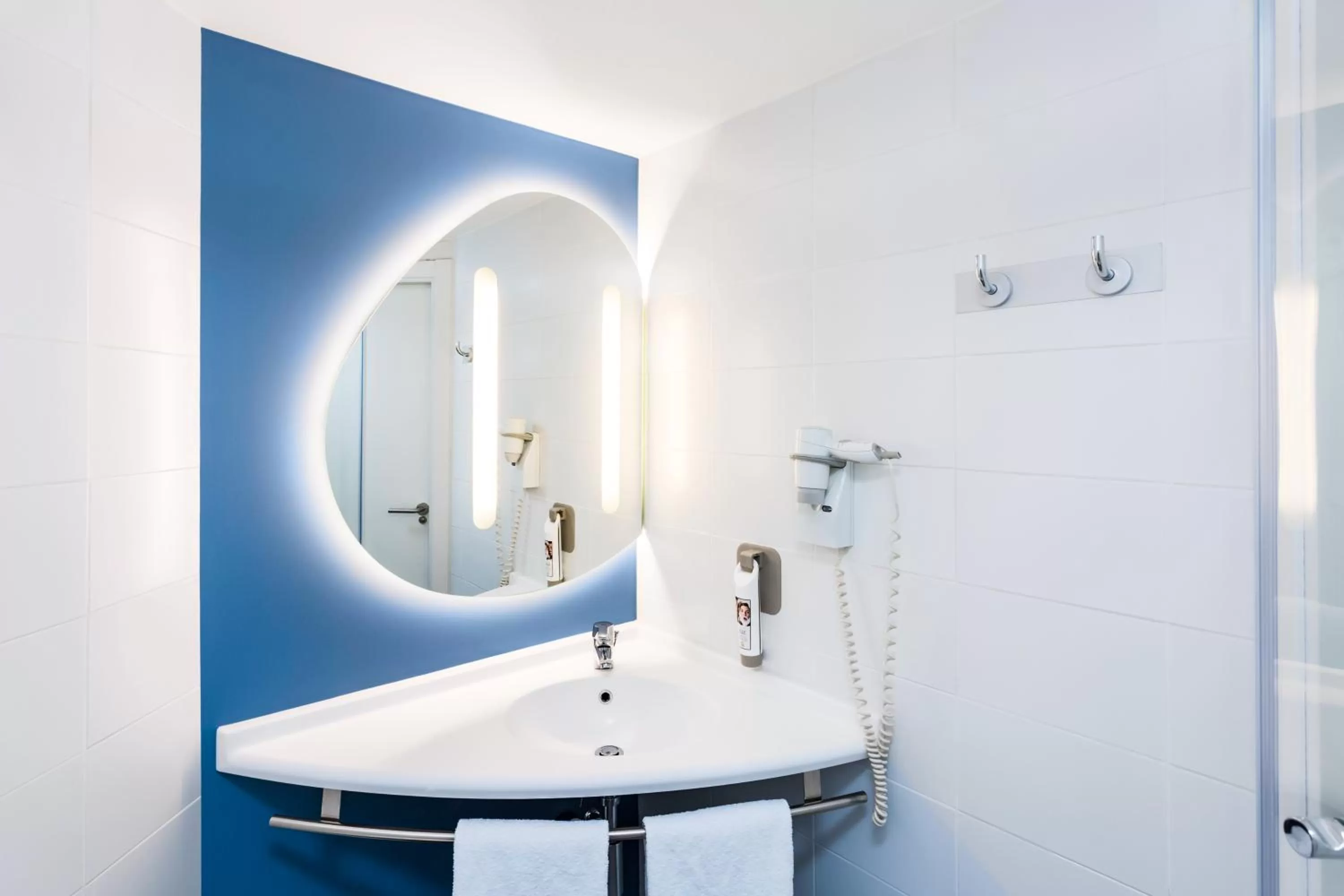 Shower in Ibis Budget Madrid Alcorcón Móstoles