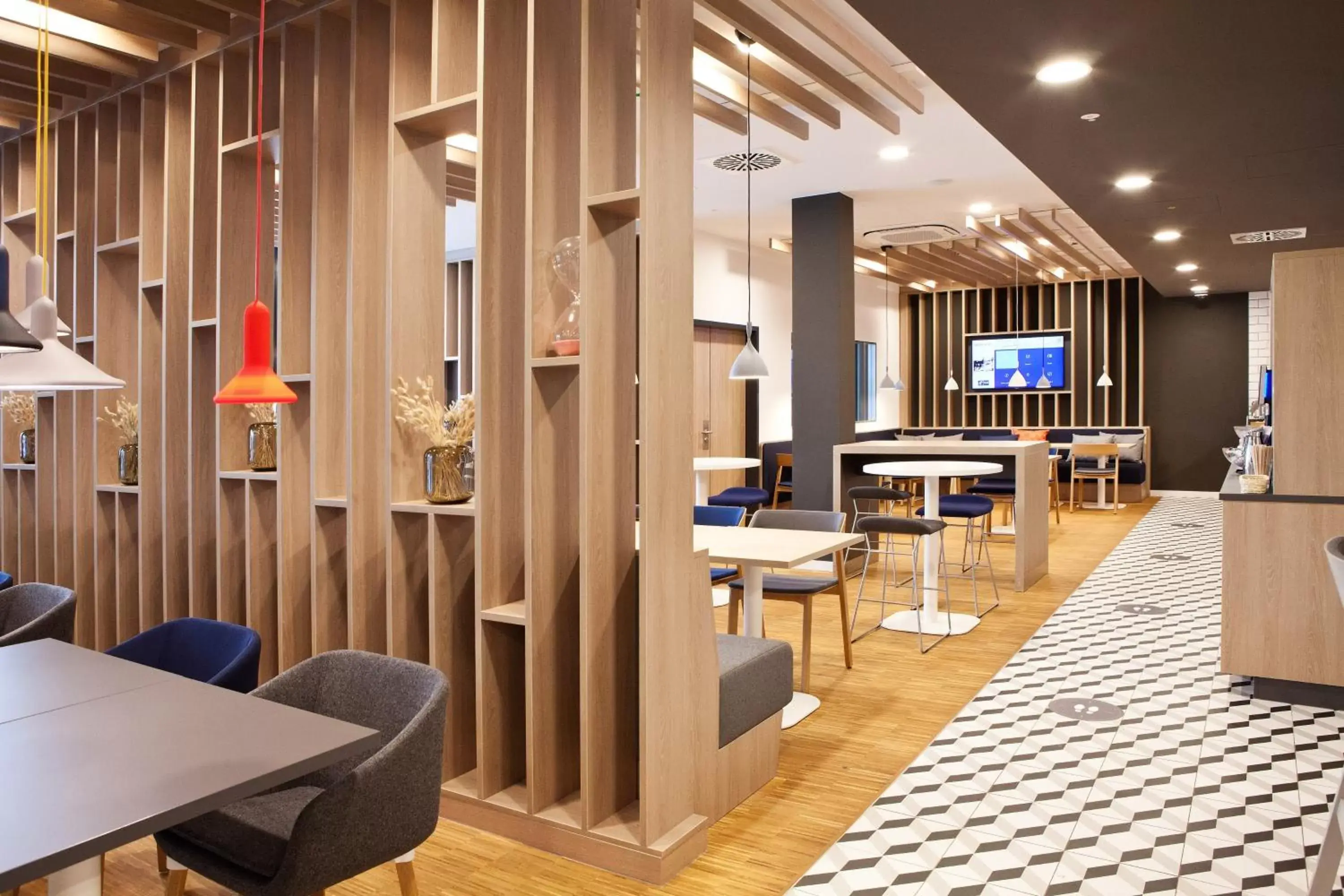 Restaurant/places to eat in Holiday Inn Express Munich - Olympiapark by IHG Restaurant/places to eat in Holiday Inn Express Munich - Olympiapark by IHG