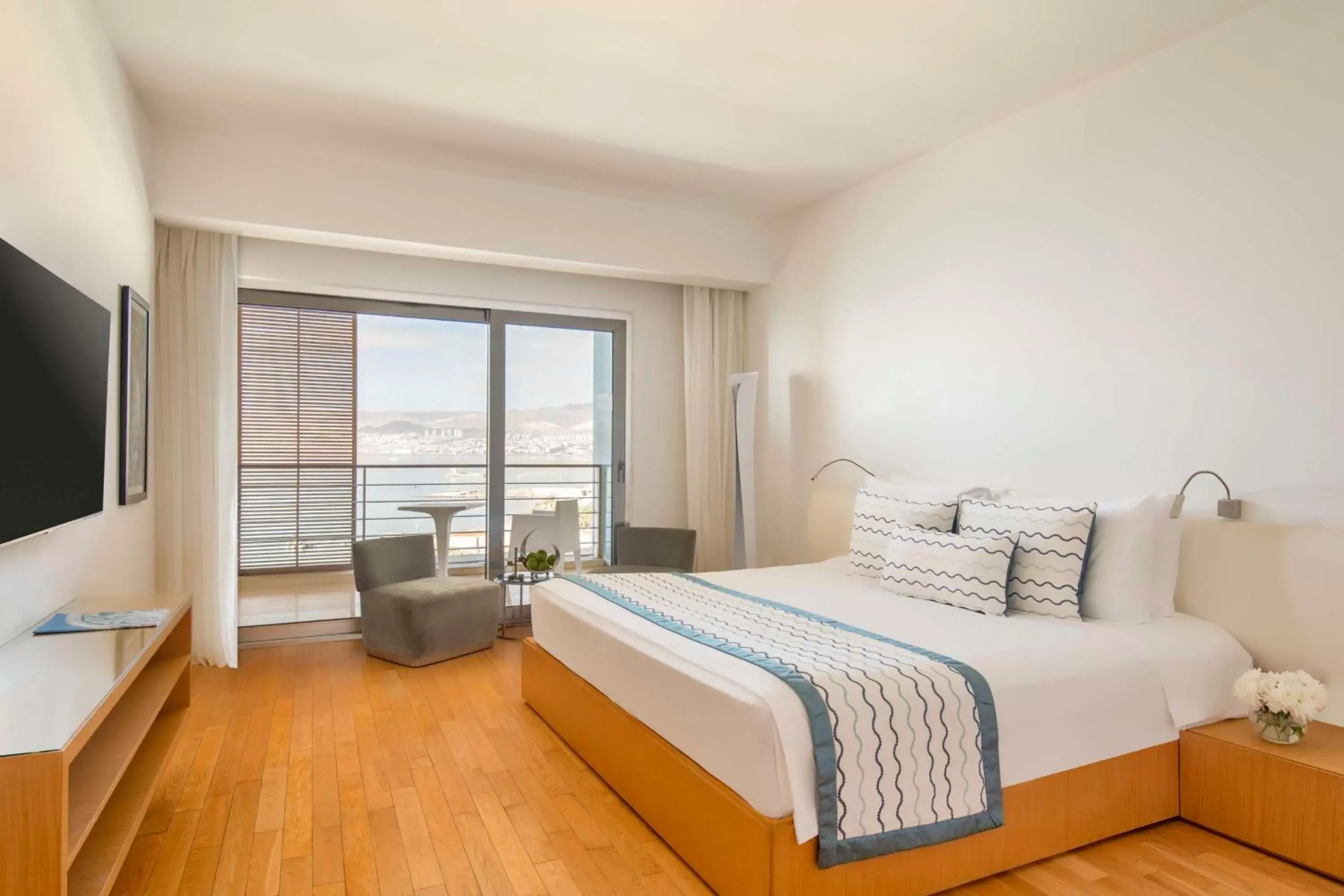 Photo of the whole room, Bed in Kempinski Hotel Aqaba