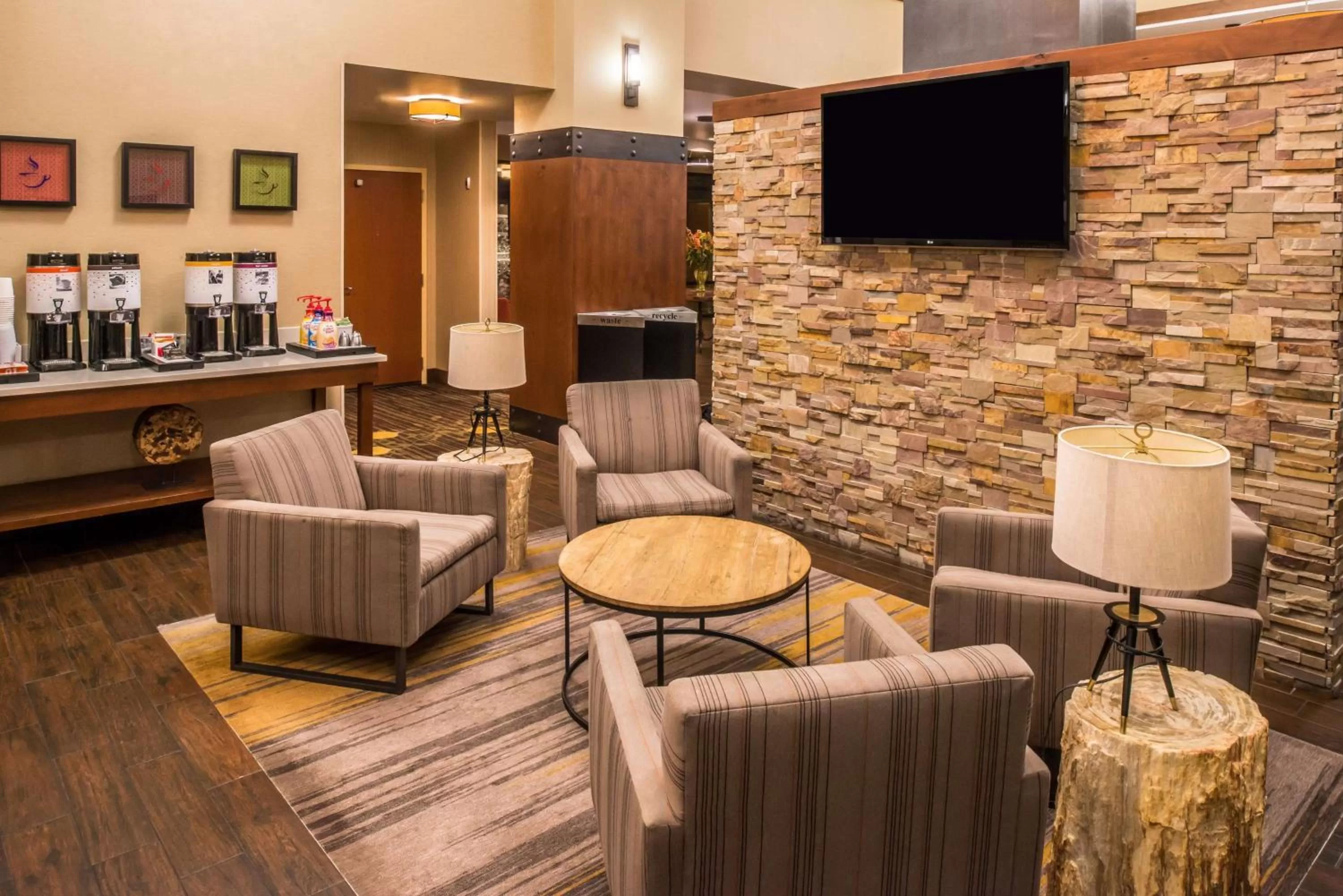 Lobby or reception in Hampton Inn & Suites Boulder North