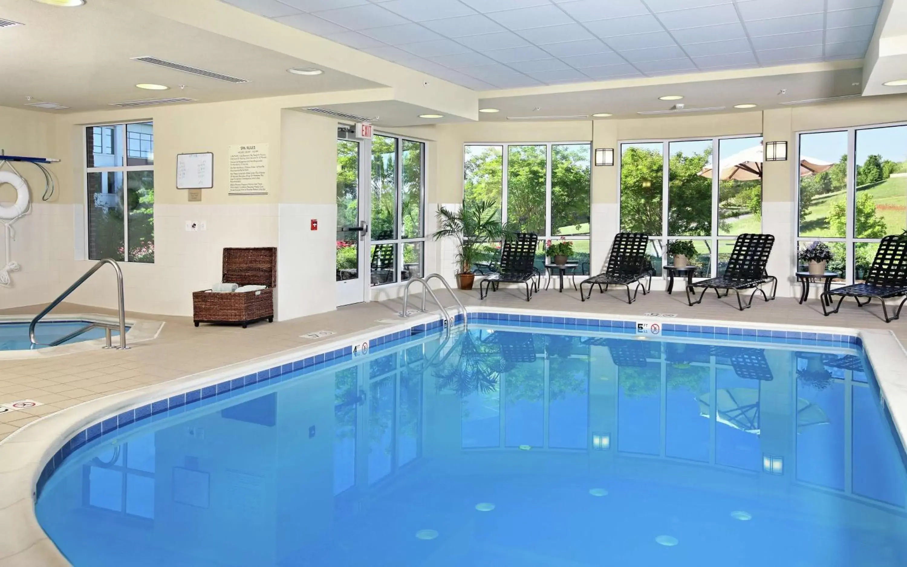 Pool view, Swimming Pool in Hilton Garden Inn Charlottesville