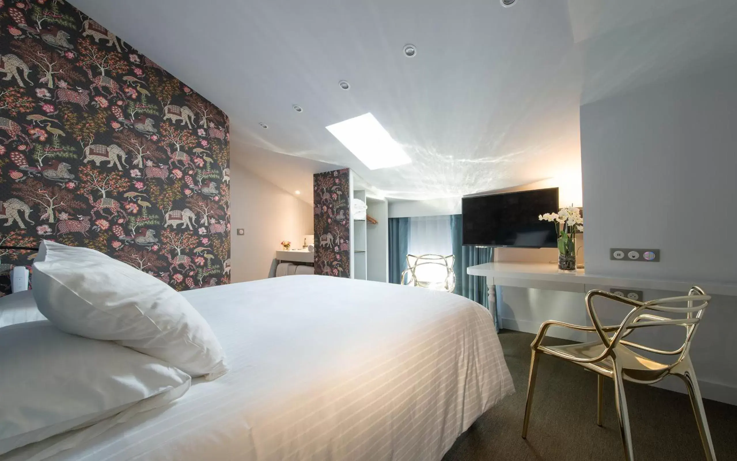 Bedroom, Bed in Hôtel La Monnaie Art & Spa