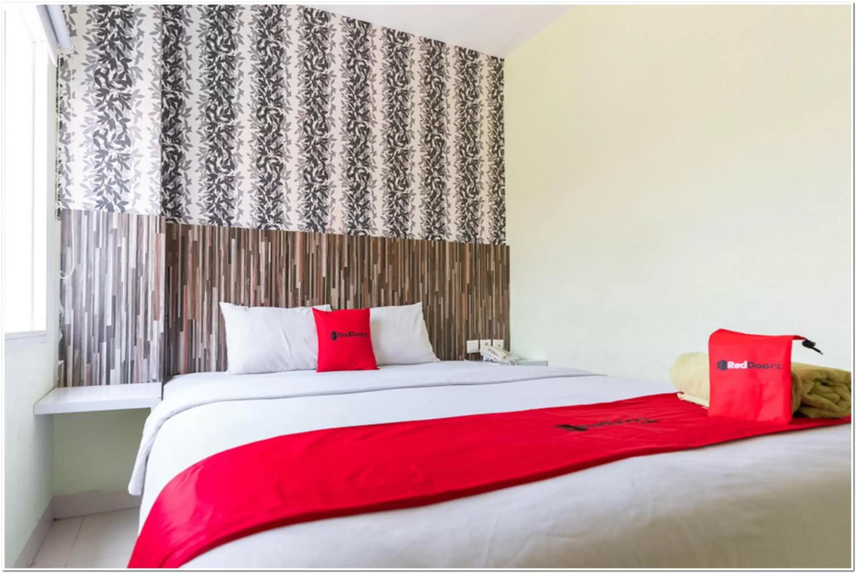 Bedroom, Bed in RedDoorz Plus @ Hertasning Area