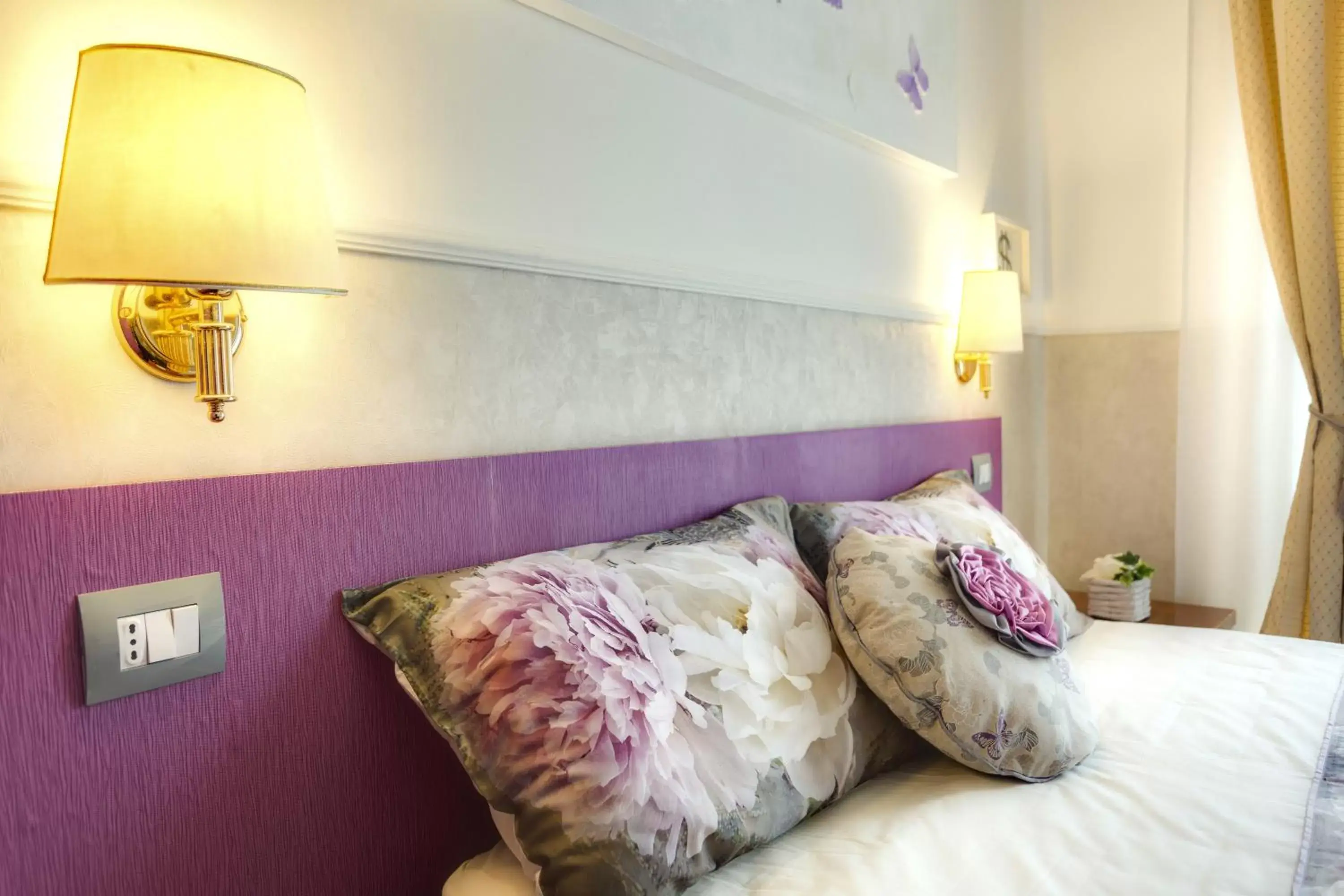 Decorative detail, Bed in Hotel Marcantonio