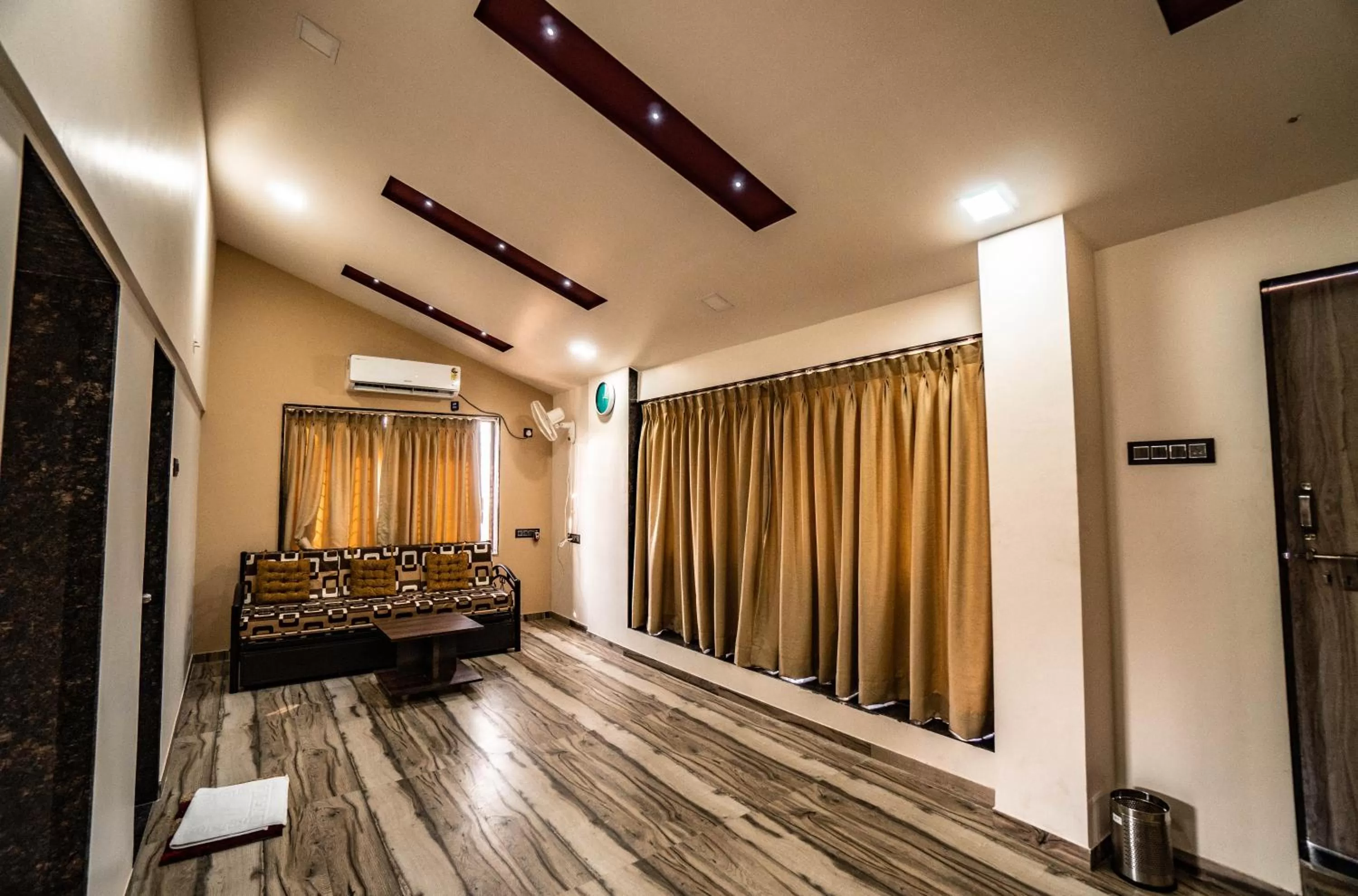 Living room in Pooja Villa Suites-Rooms and Pool, Igatpuri