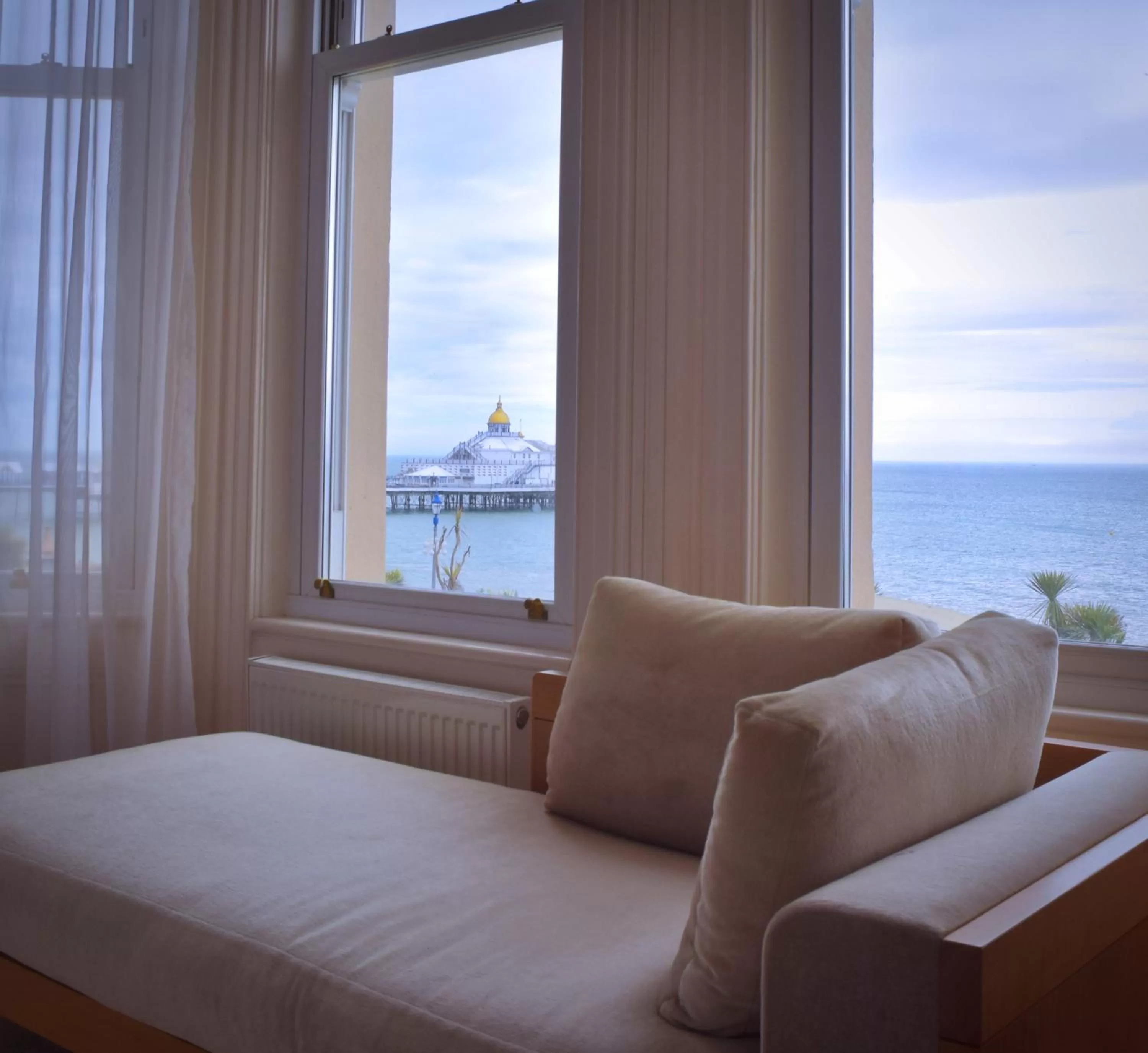 Sea view, Bed in The Chatsworth Hotel