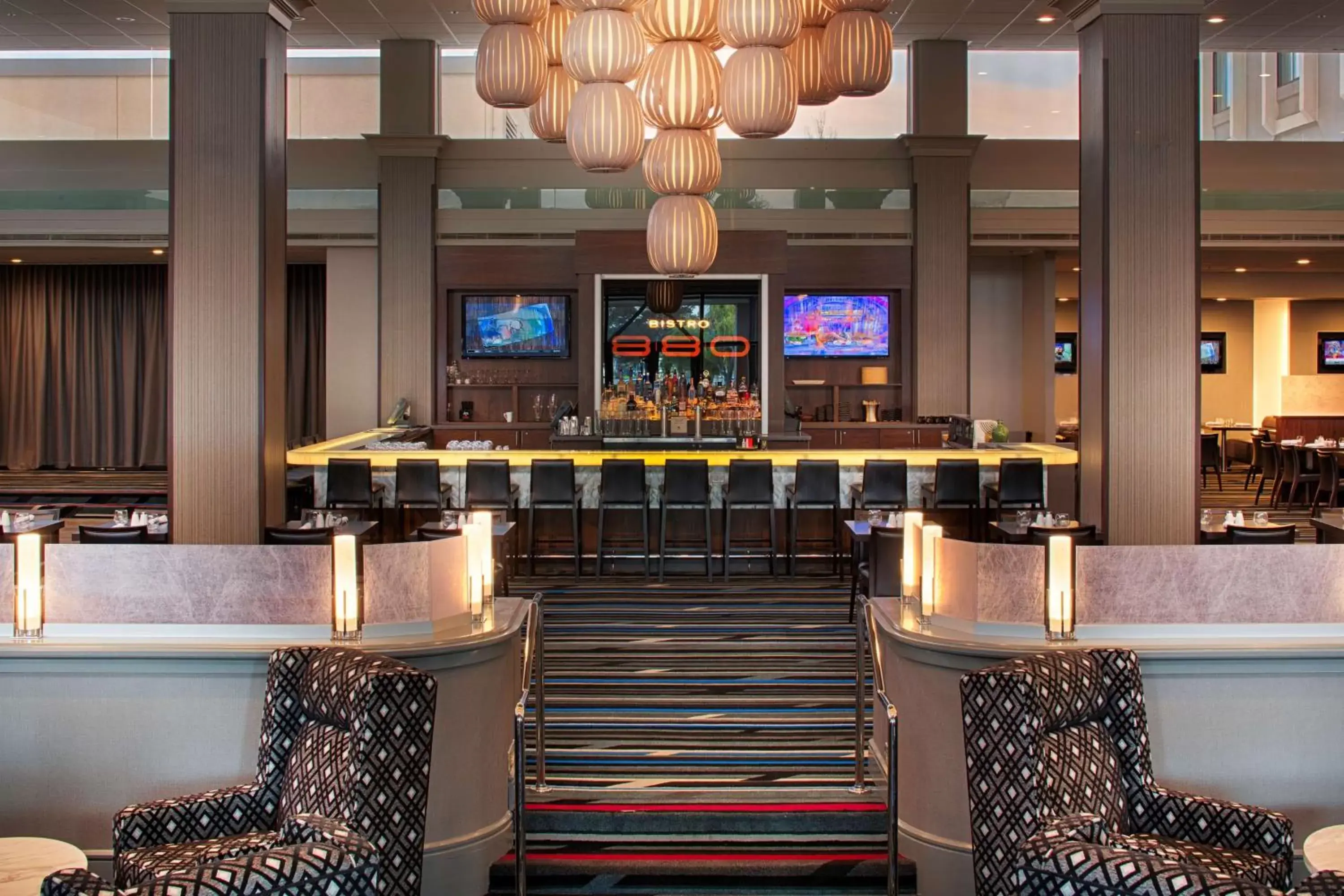 Lounge or bar in DoubleTree by Hilton Newark-Fremont