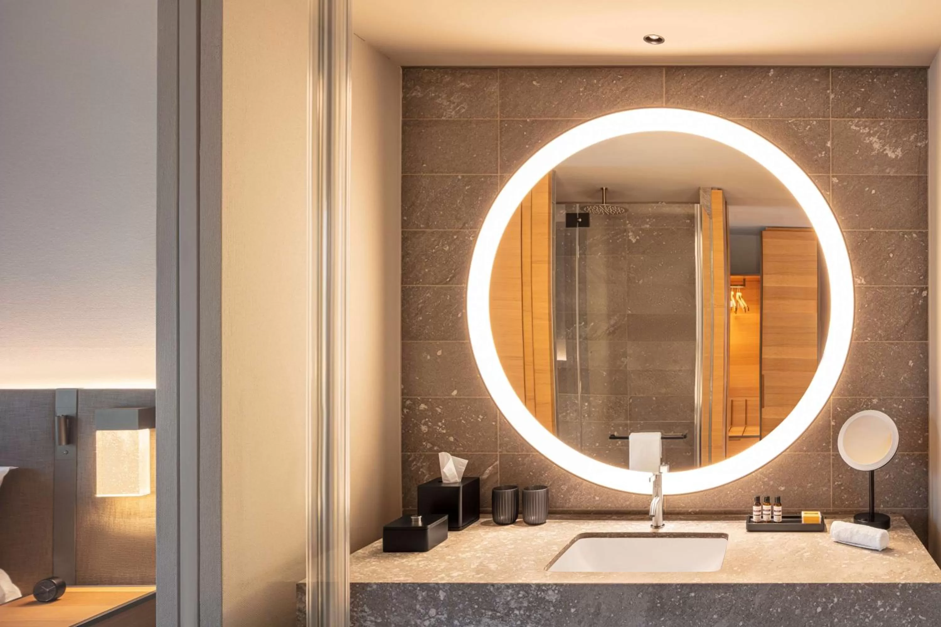 Shower in Hyatt Regency Zurich Airport Circle