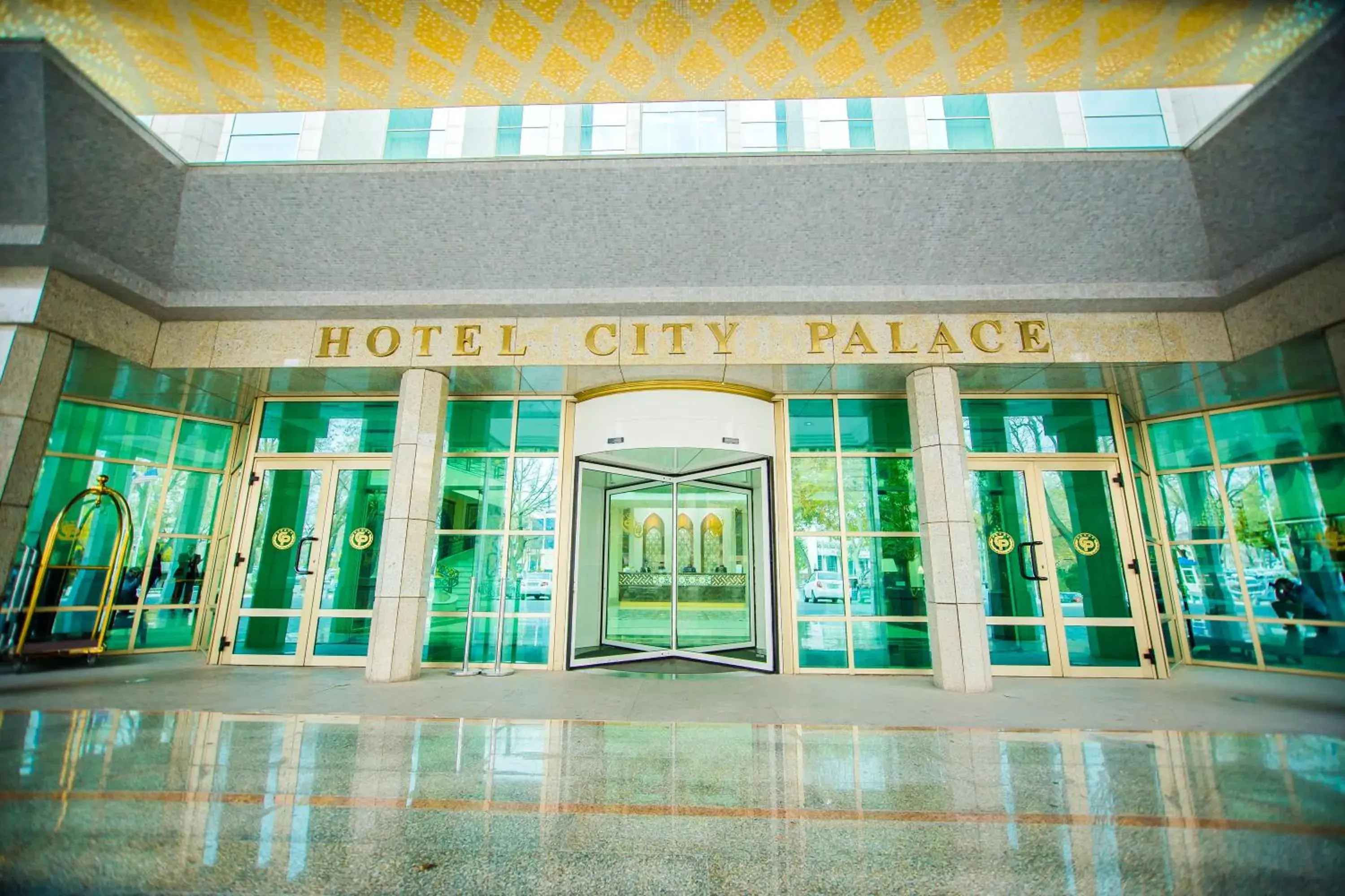 Facade/entrance in City Palace Hotel