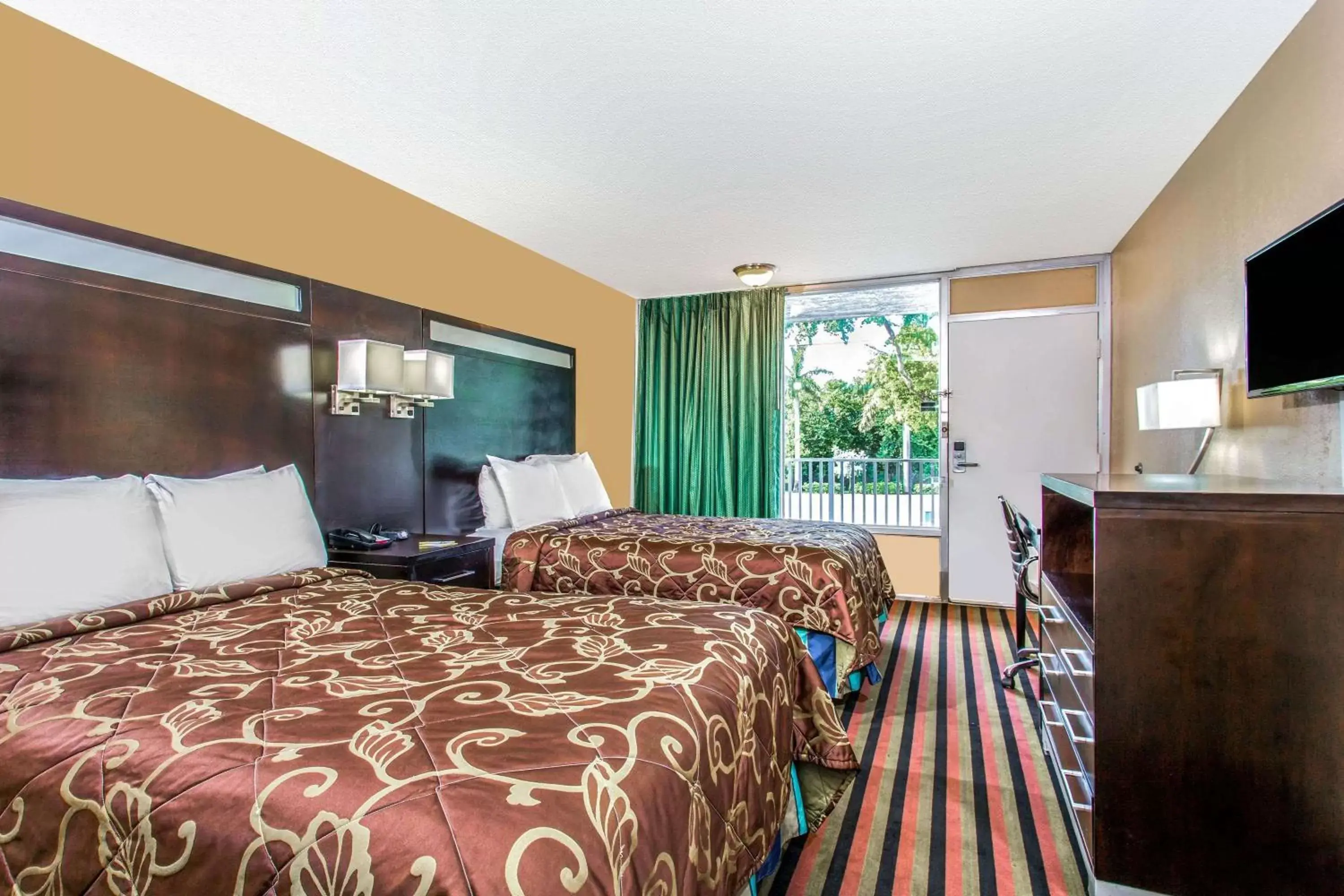 Photo of the whole room in Days Inn by Wyndham Fort Lauderdale Airport Cruise Port