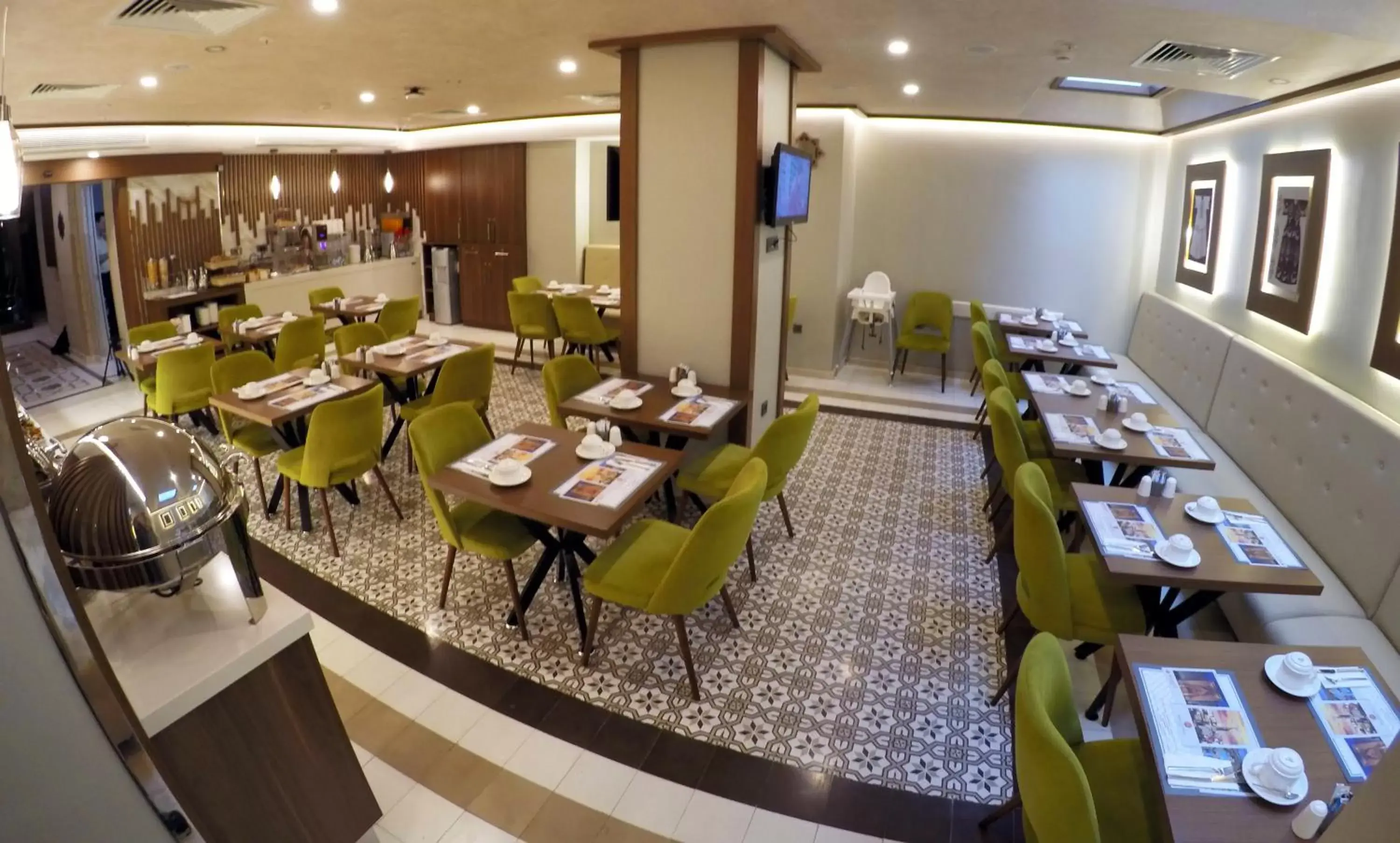 Food and drinks, Restaurant/Places to Eat in Mukarnas Taksim Hotel