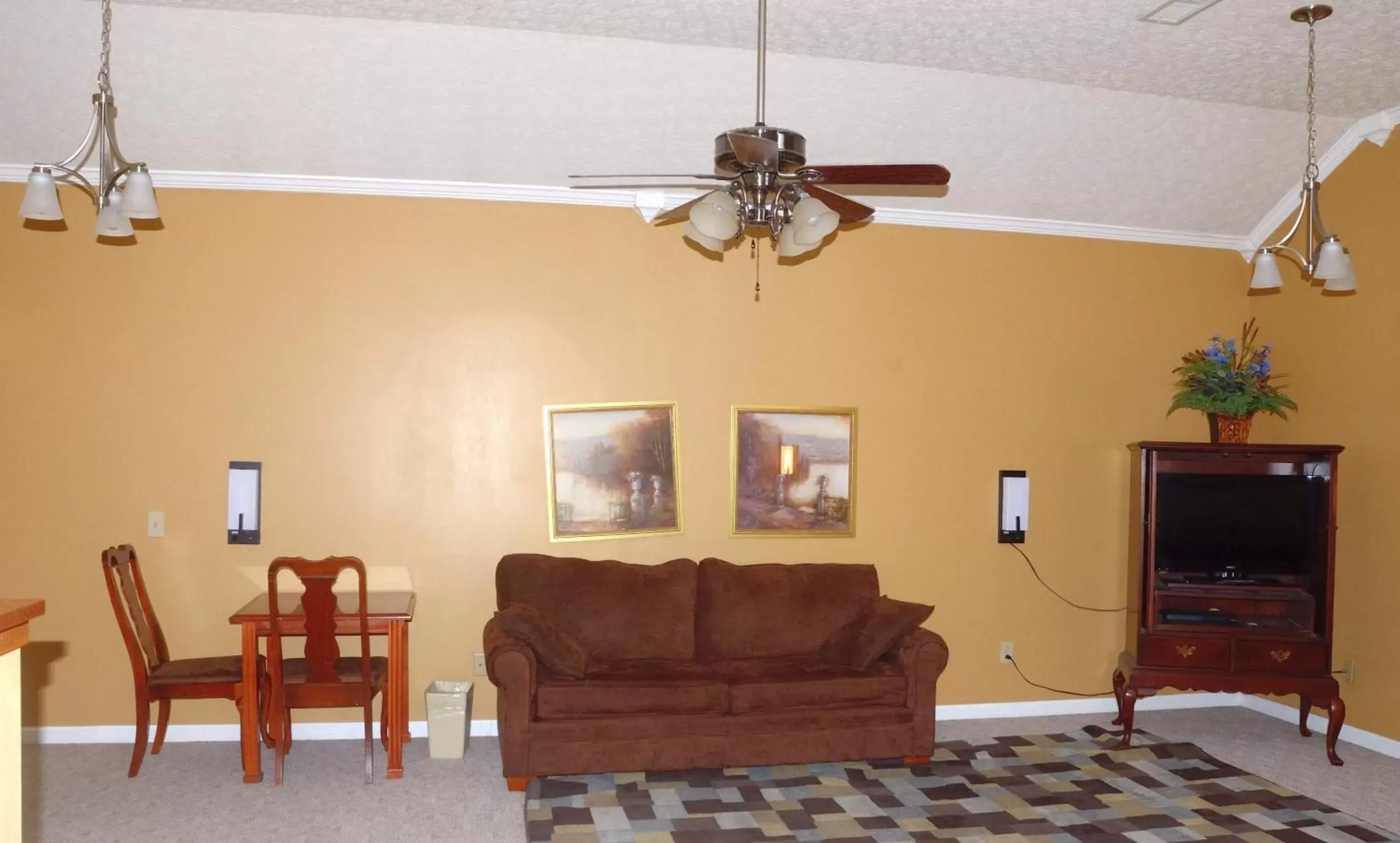 Seating Area in Four Seasons Country Inn