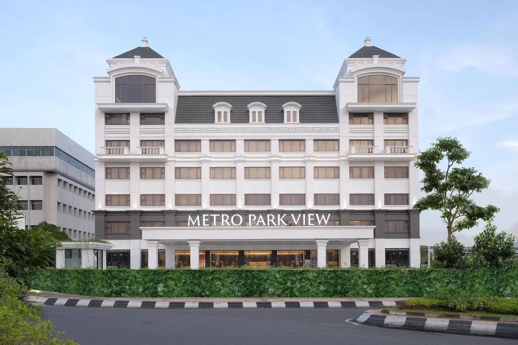 Property Building in Metro Park View Hotel Kota Lama Semarang