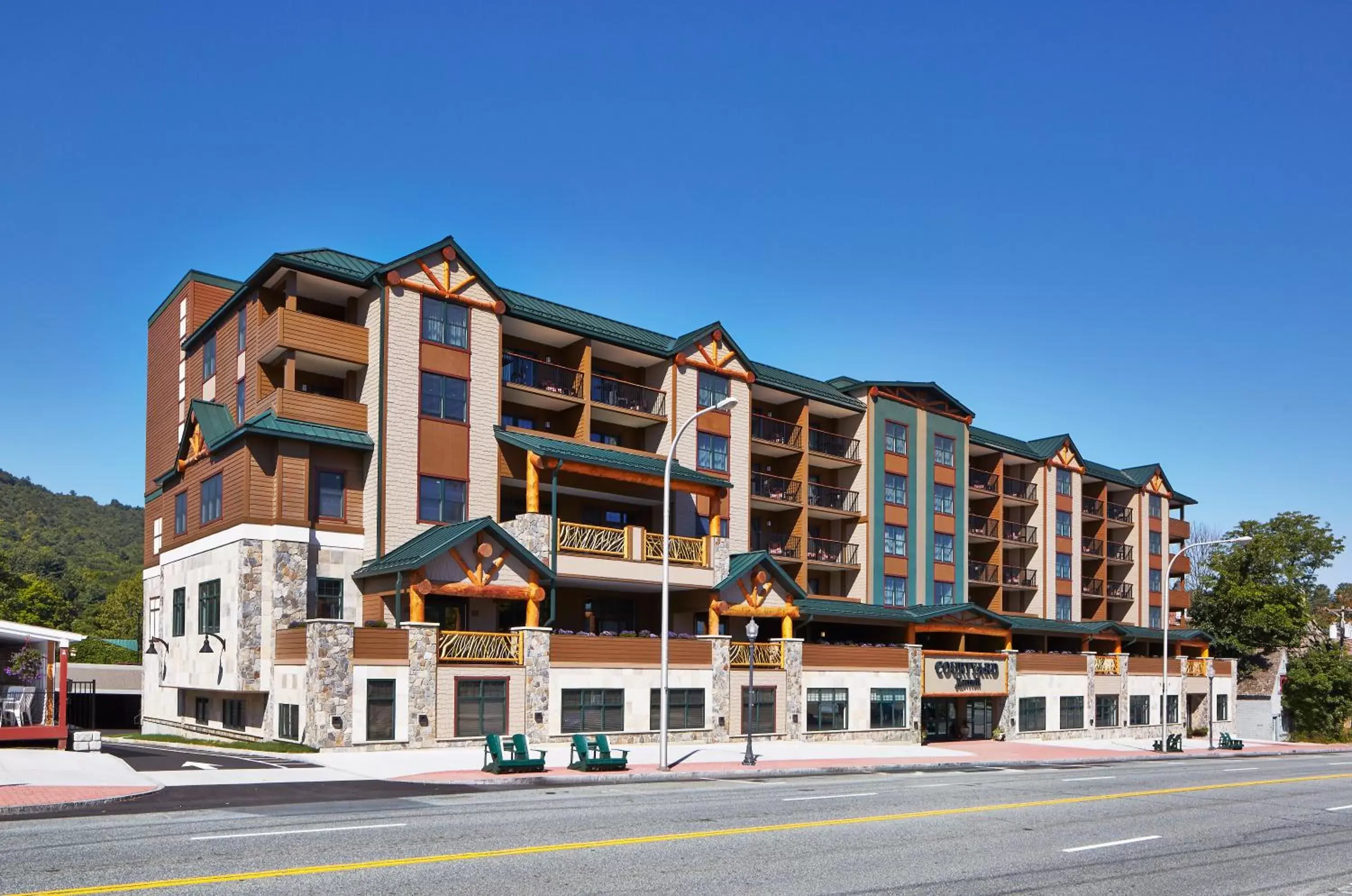 Facade/entrance, Property Building in Courtyard by Marriott Lake George