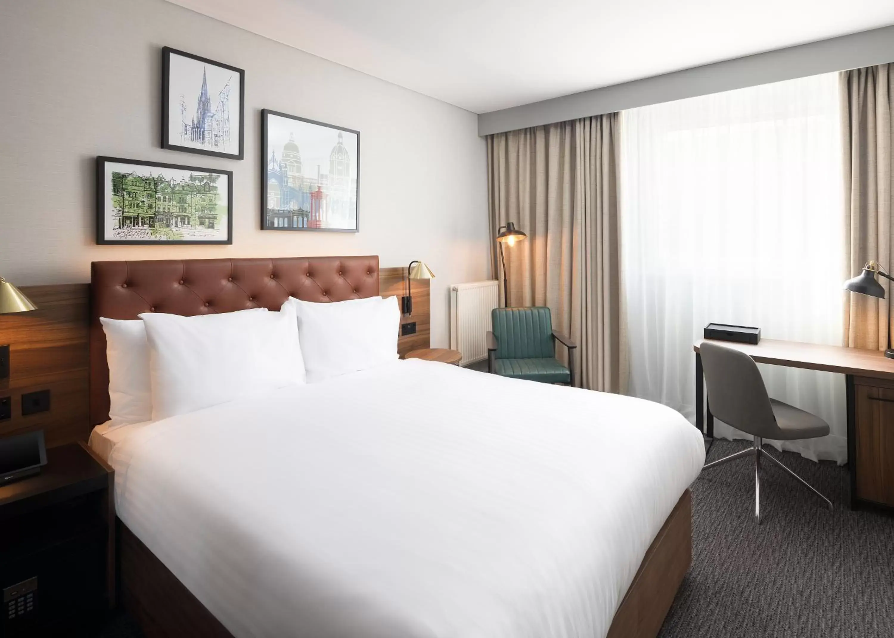 Bed in Four Points by Sheraton Edinburgh