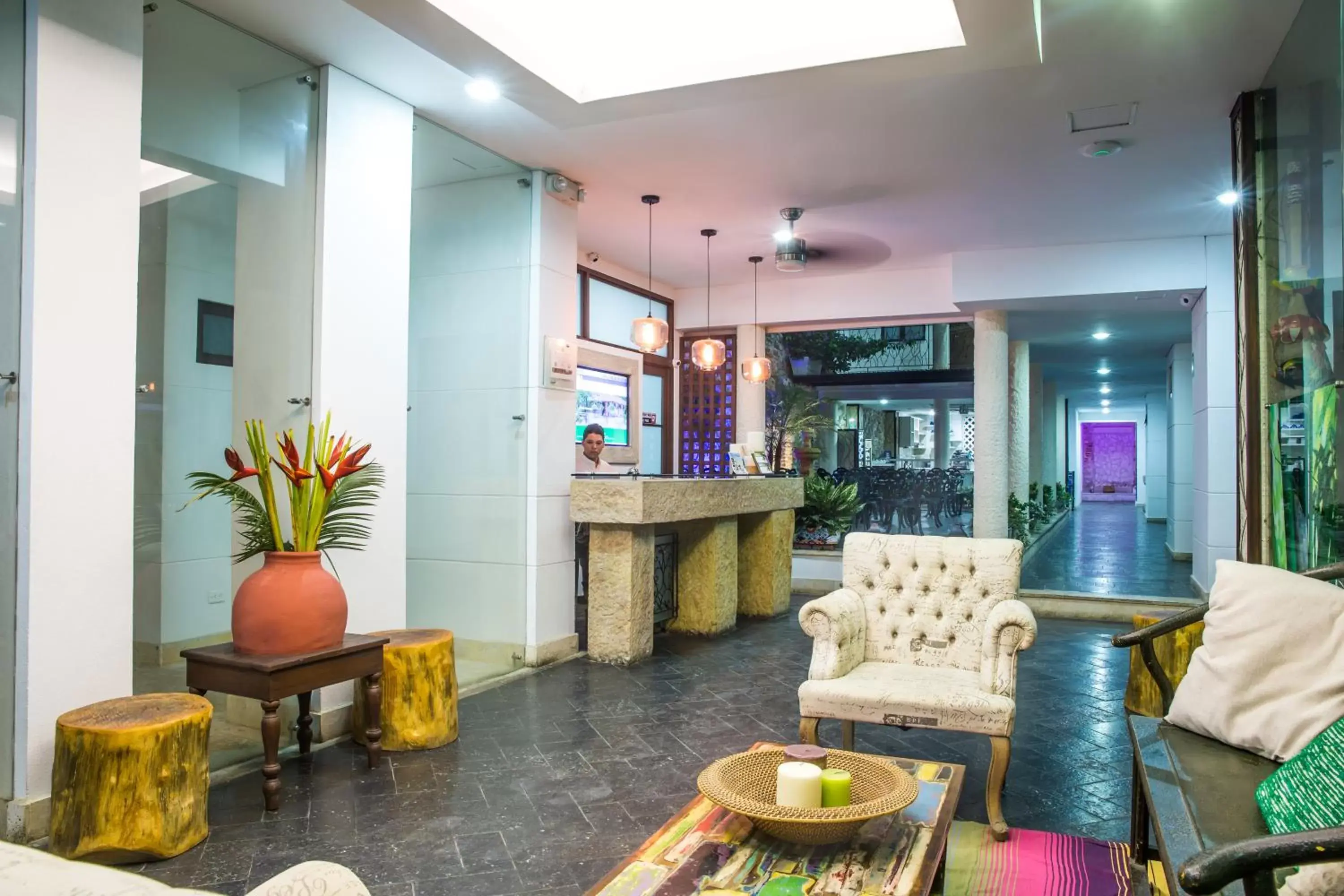 Lounge or bar, Lobby/Reception in Hotel Boutique La Artilleria