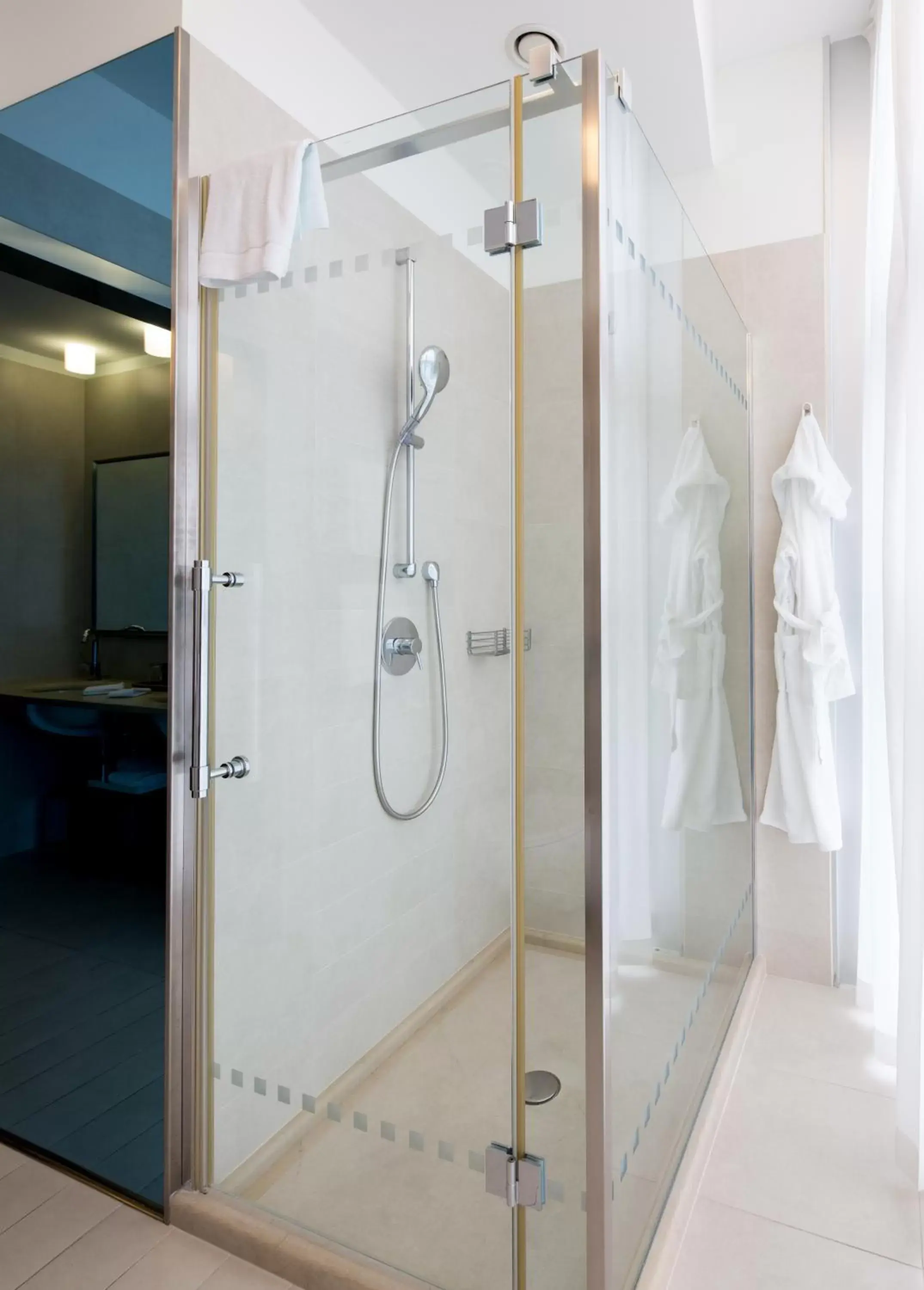 Shower, Bathroom in Best Western Premier BHR Treviso Hotel