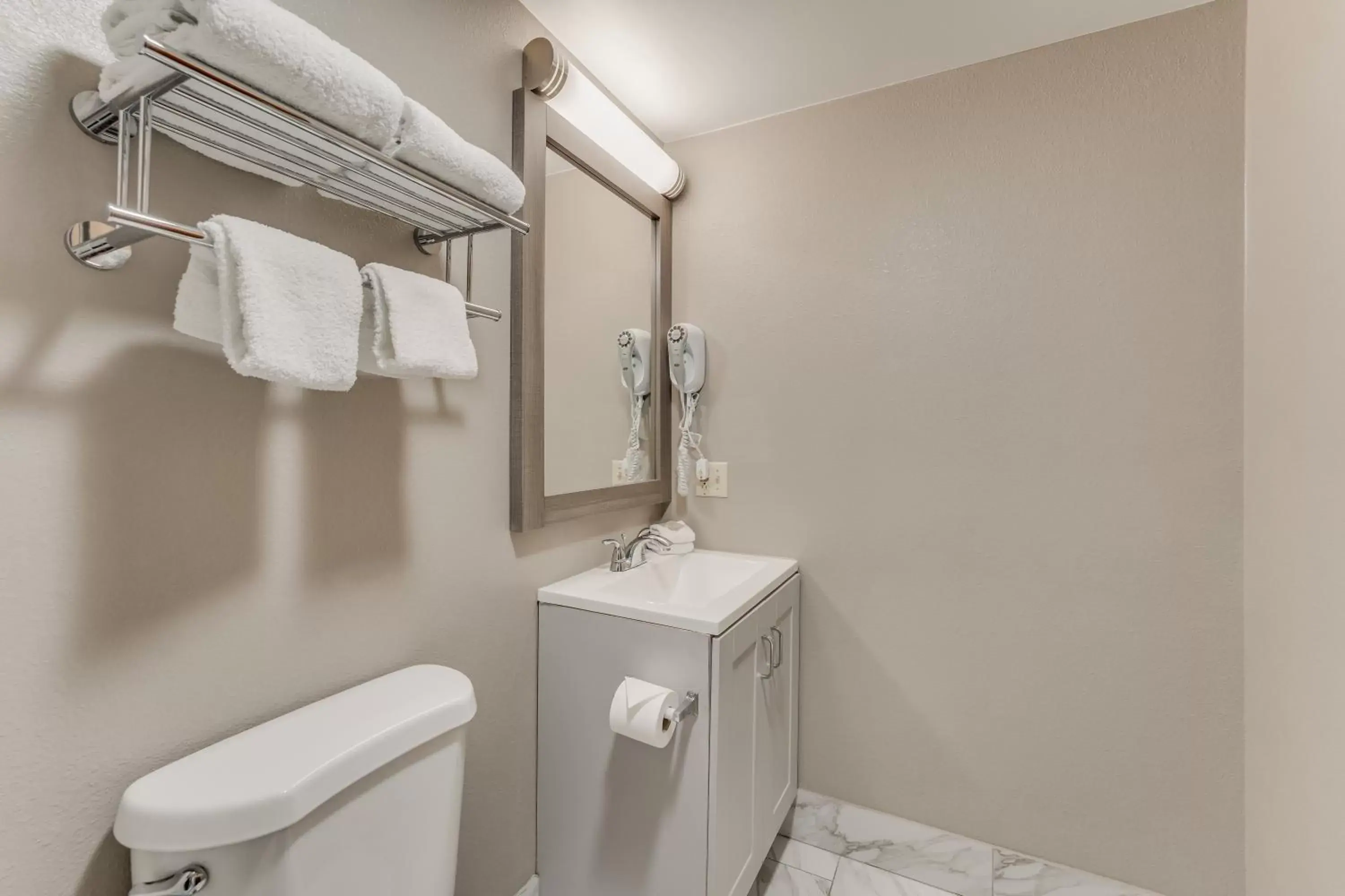 Bathroom in Red Roof Inn & Suites Newport - Middletown, RI