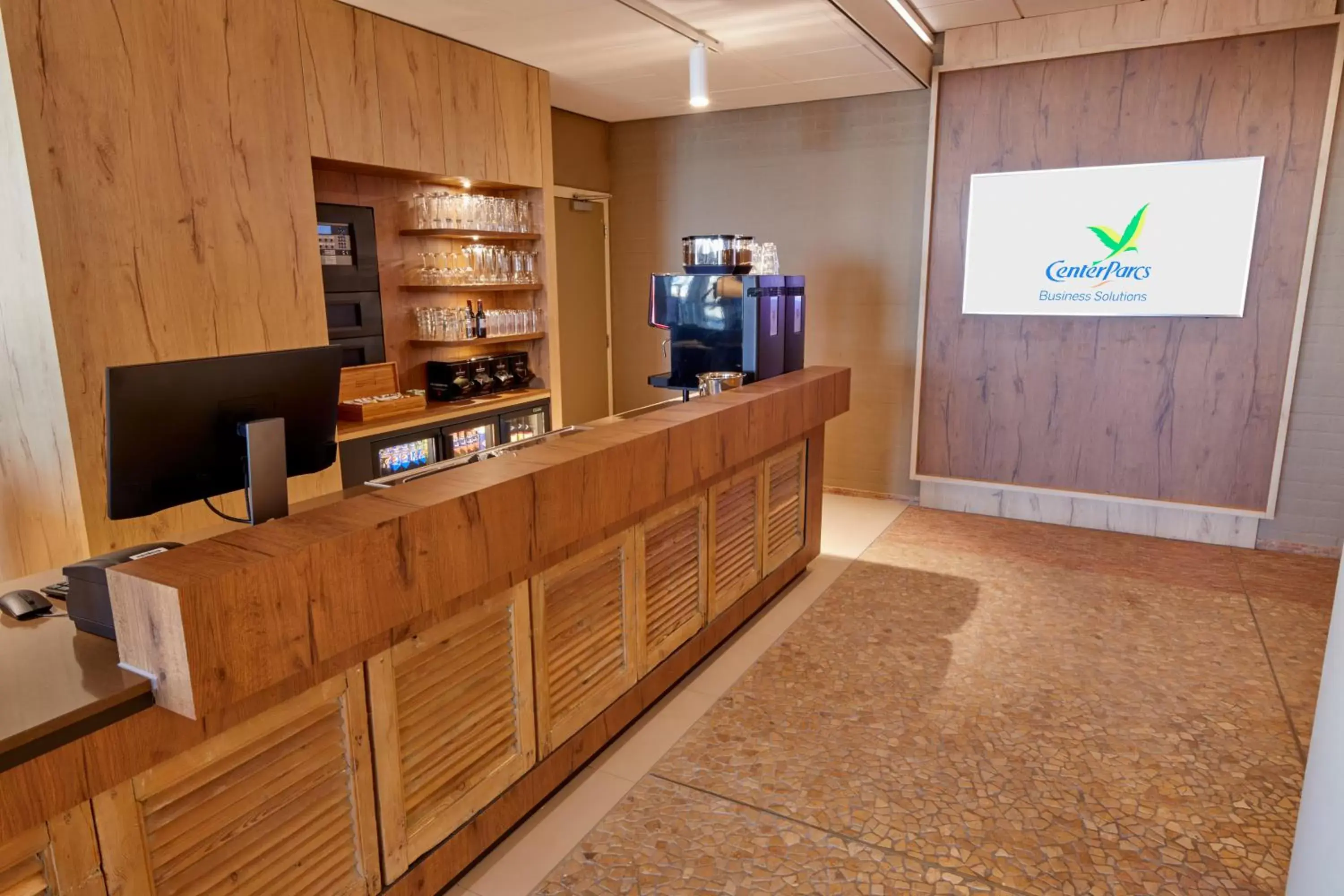 Lounge or bar, Lobby/Reception in Beachhotel Zandvoort by Center Parcs