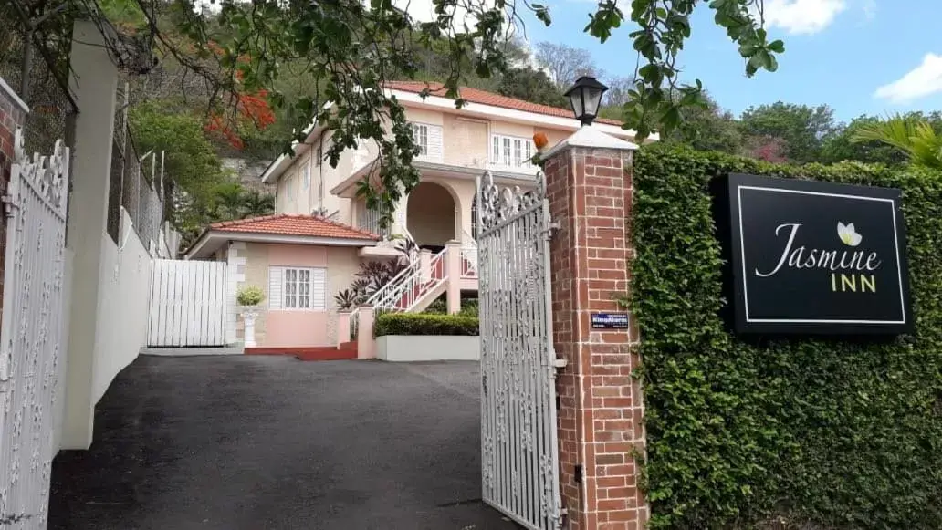 Facade/entrance in Jasmine Inn Facade/entrance in Jasmine Inn