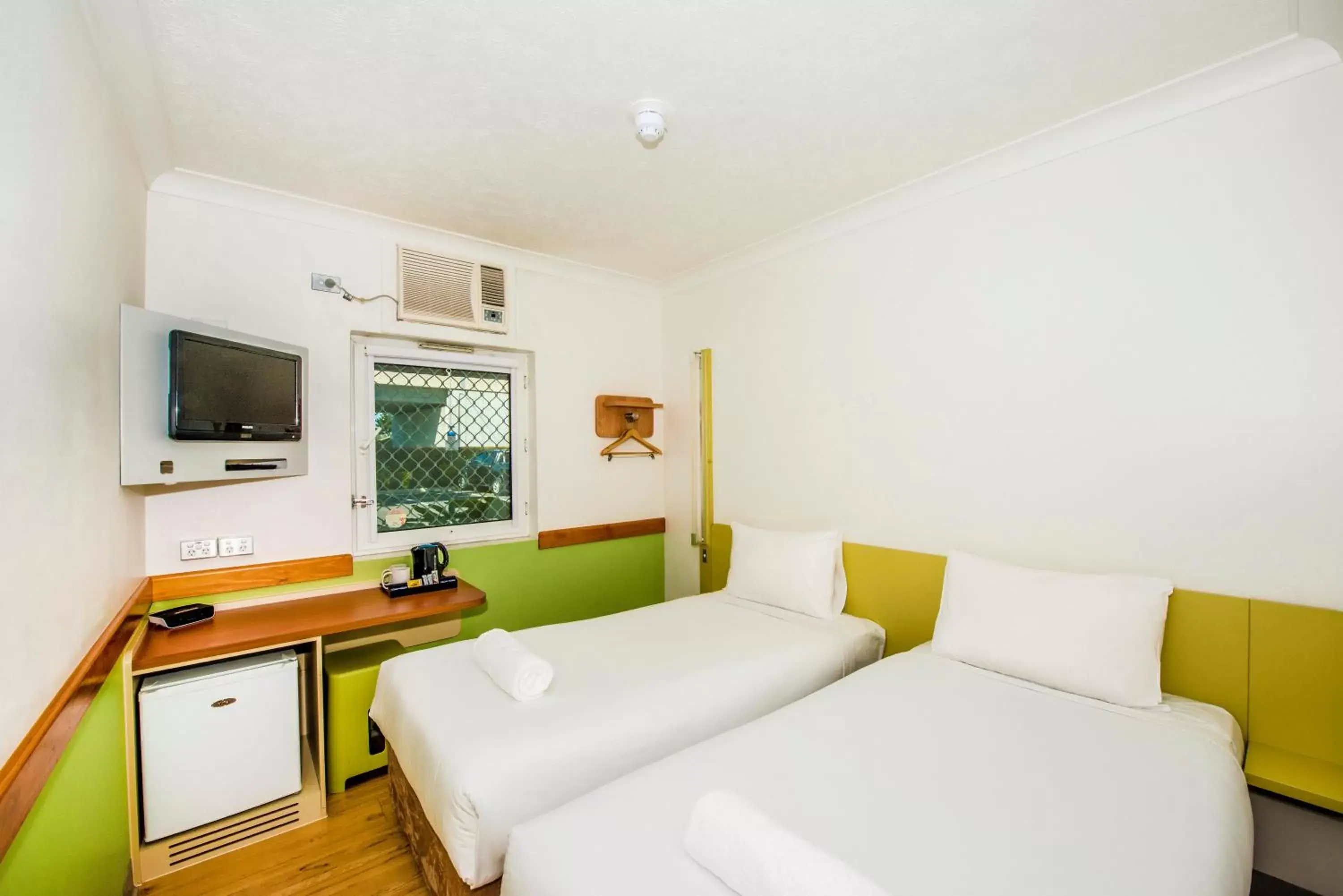 Photo of the whole room, Bed in ibis Budget Brisbane Airport