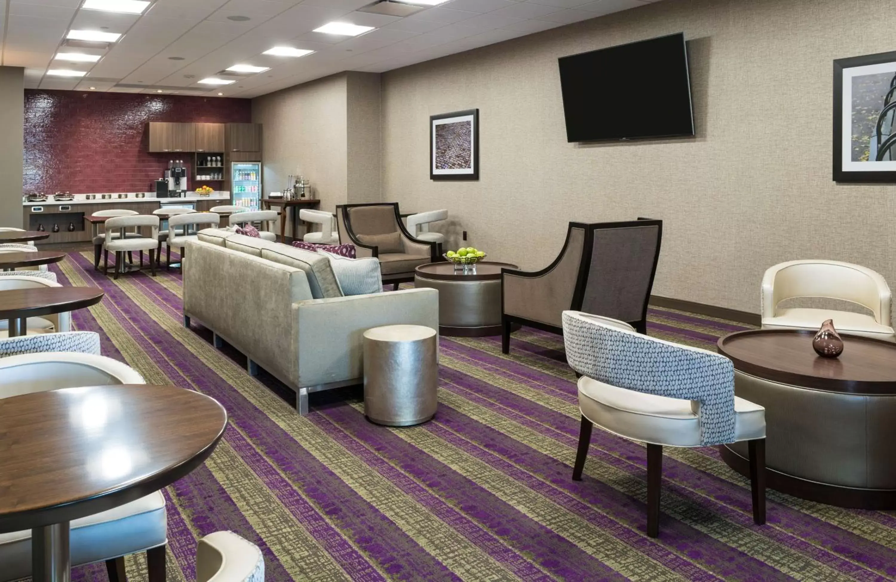 Living room, Lounge/Bar in Hilton Washington DC/Rockville Hotel & Executive Meeting Center