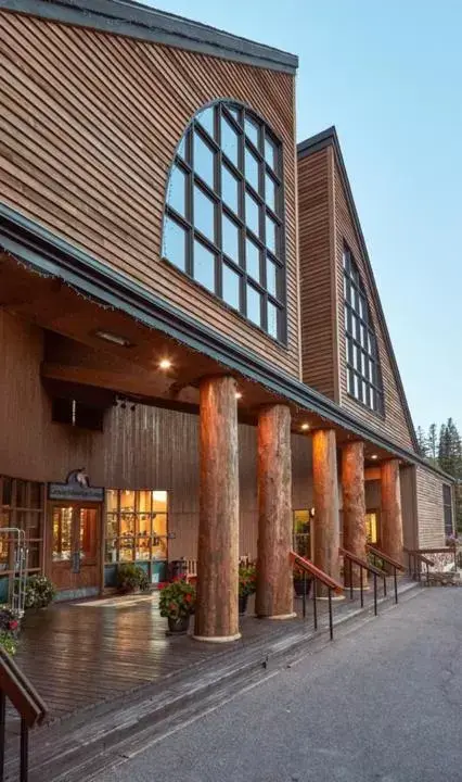 Facade/entrance, Property Building in Grouse Mountain Lodge