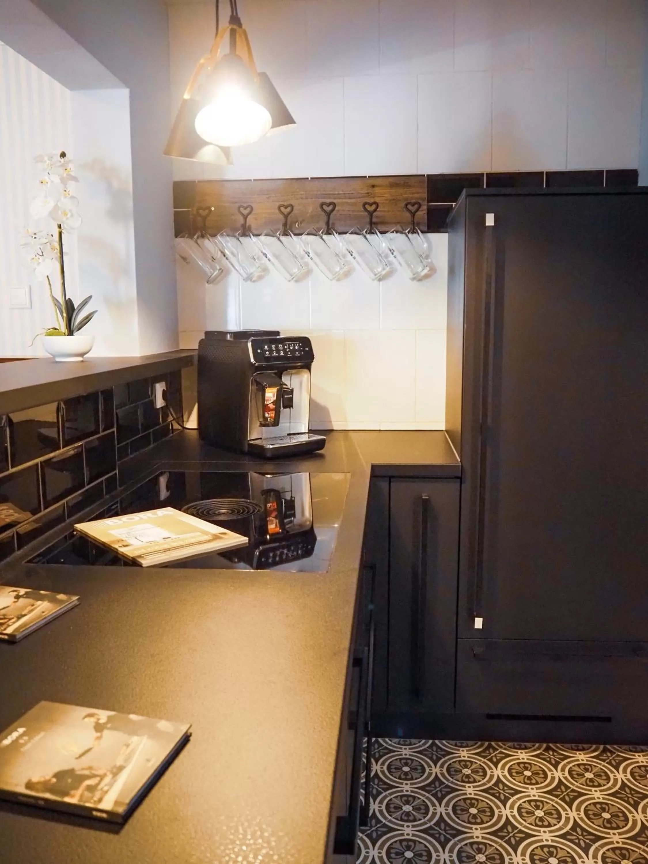 Kitchen or kitchenette, TV/Entertainment Center in Sauna & Whirlpool - ALPENLIEBE APARTments