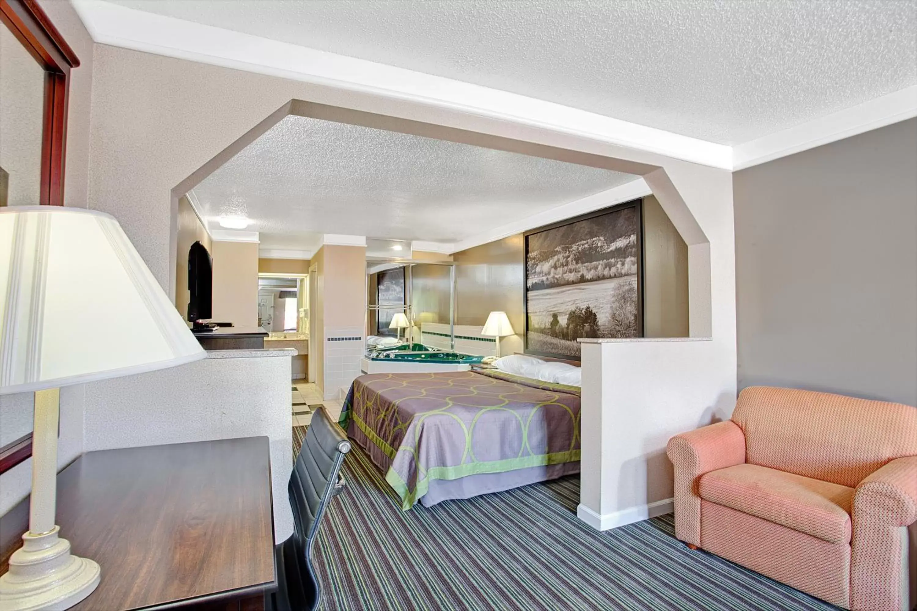 1 King Bed, Deluxe Studio Suite, Non-Smoking  in Super 8 by Wyndham Knoxville East