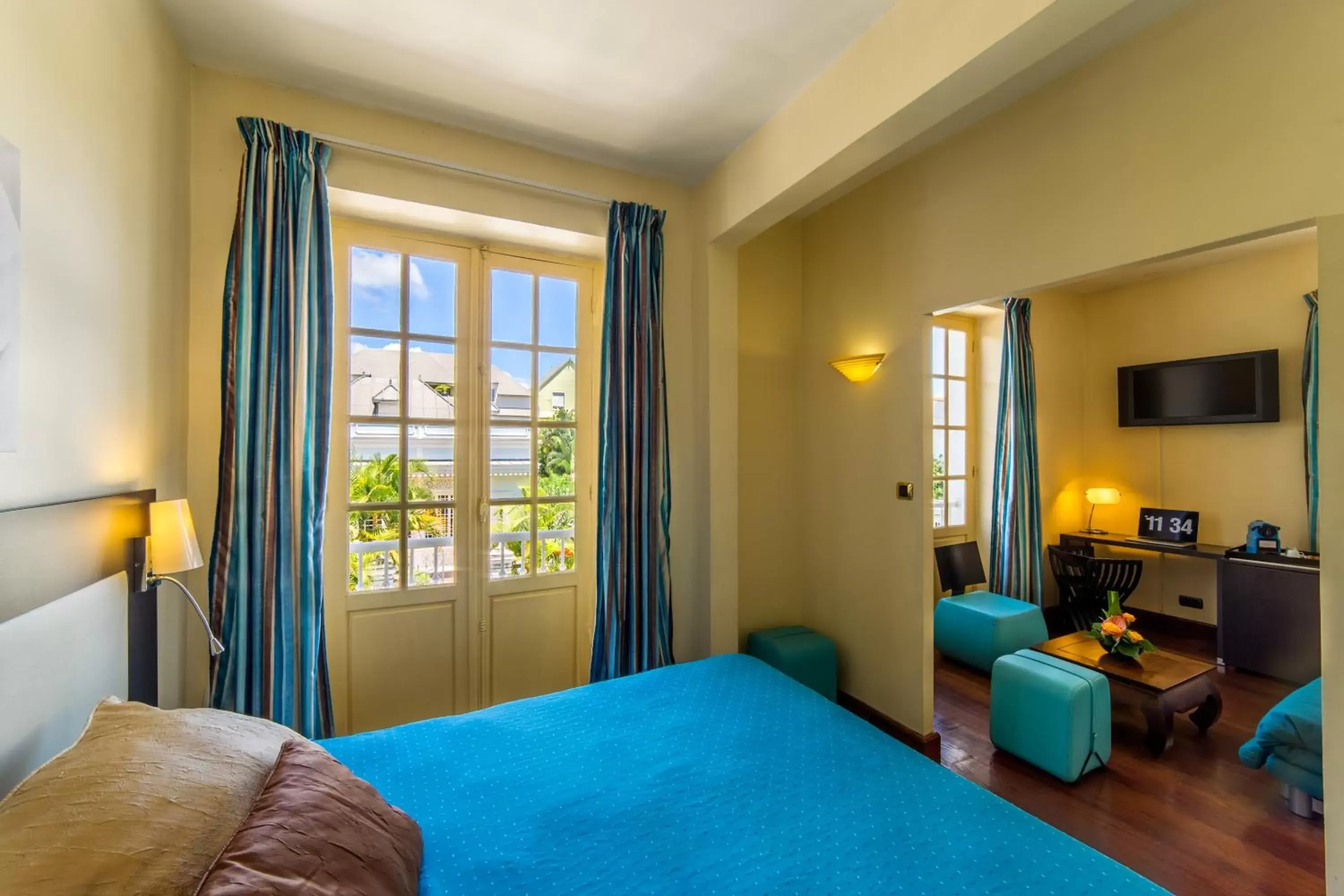 Photo of the whole room, Bed in Le Juliette Dodu- Le charme d'un monument historique Photo of the whole room, Bed in Le Juliette Dodu- Le charme d'un monument historique