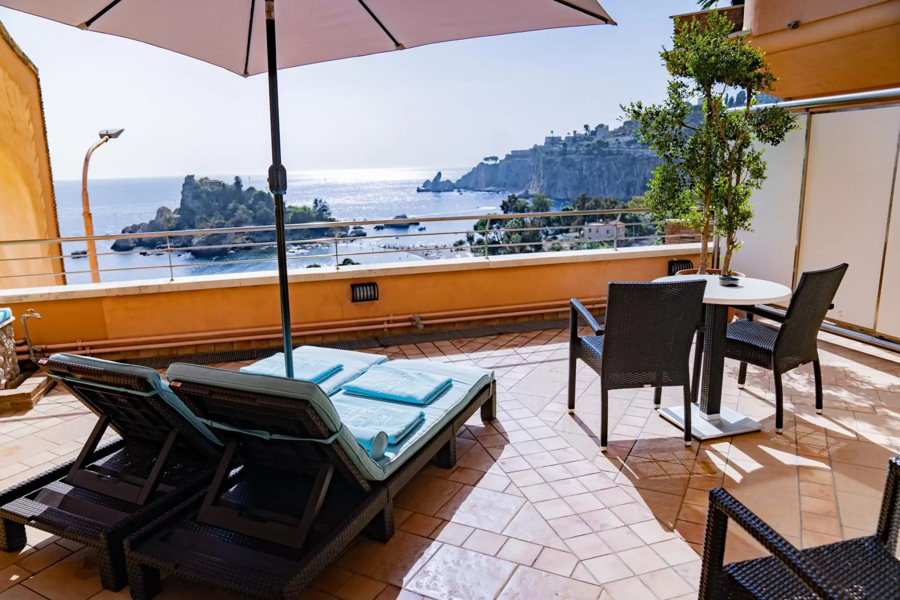 Patio, Balcony/Terrace in Taormina Panoramic Hotel