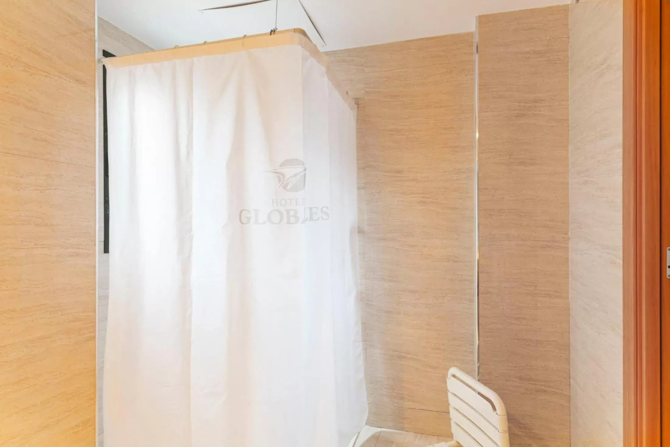 Bathroom in Globales de los Reyes Bathroom in Globales de los Reyes