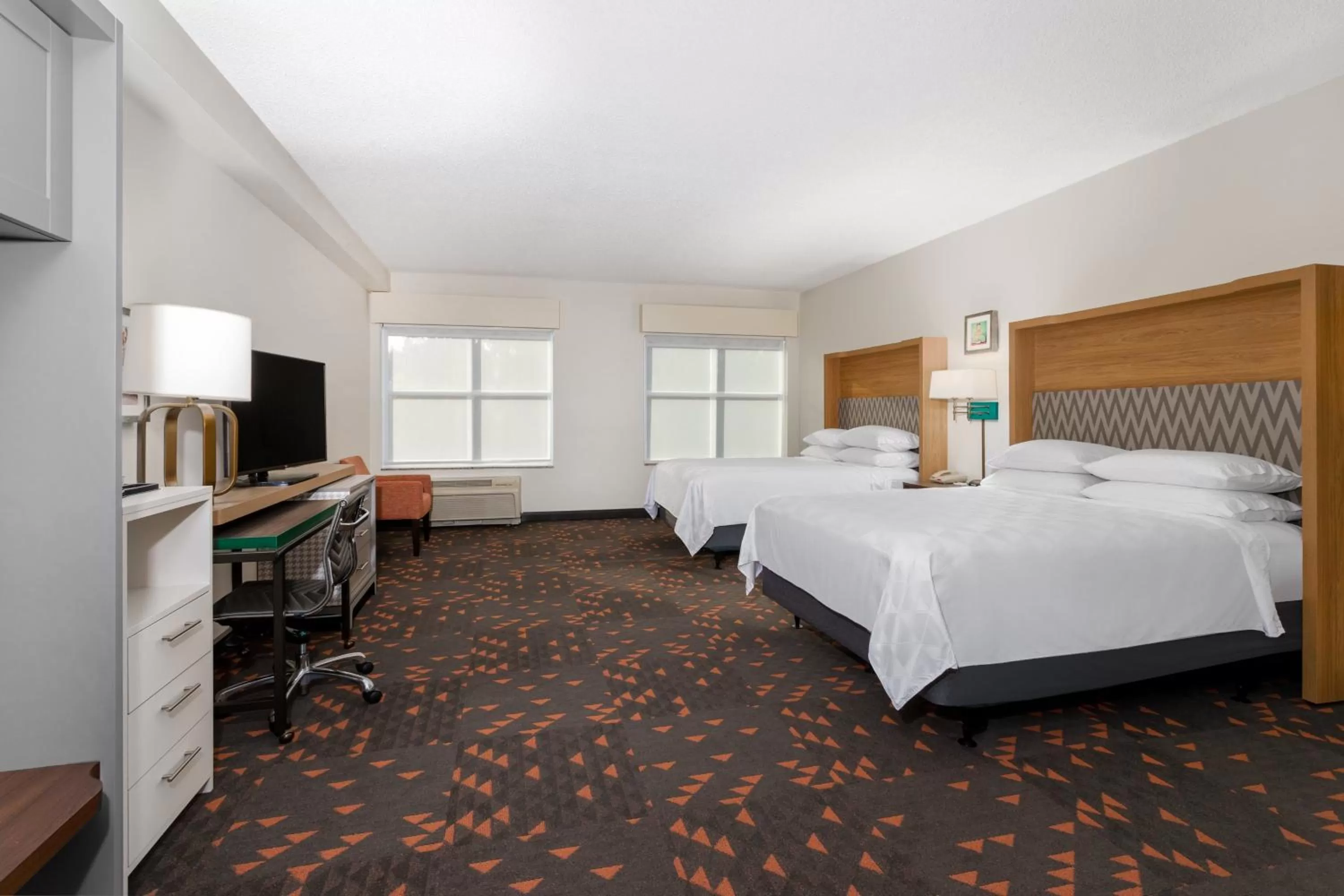 Photo of the whole room, Bed in Holiday Inn Winter Haven by IHG