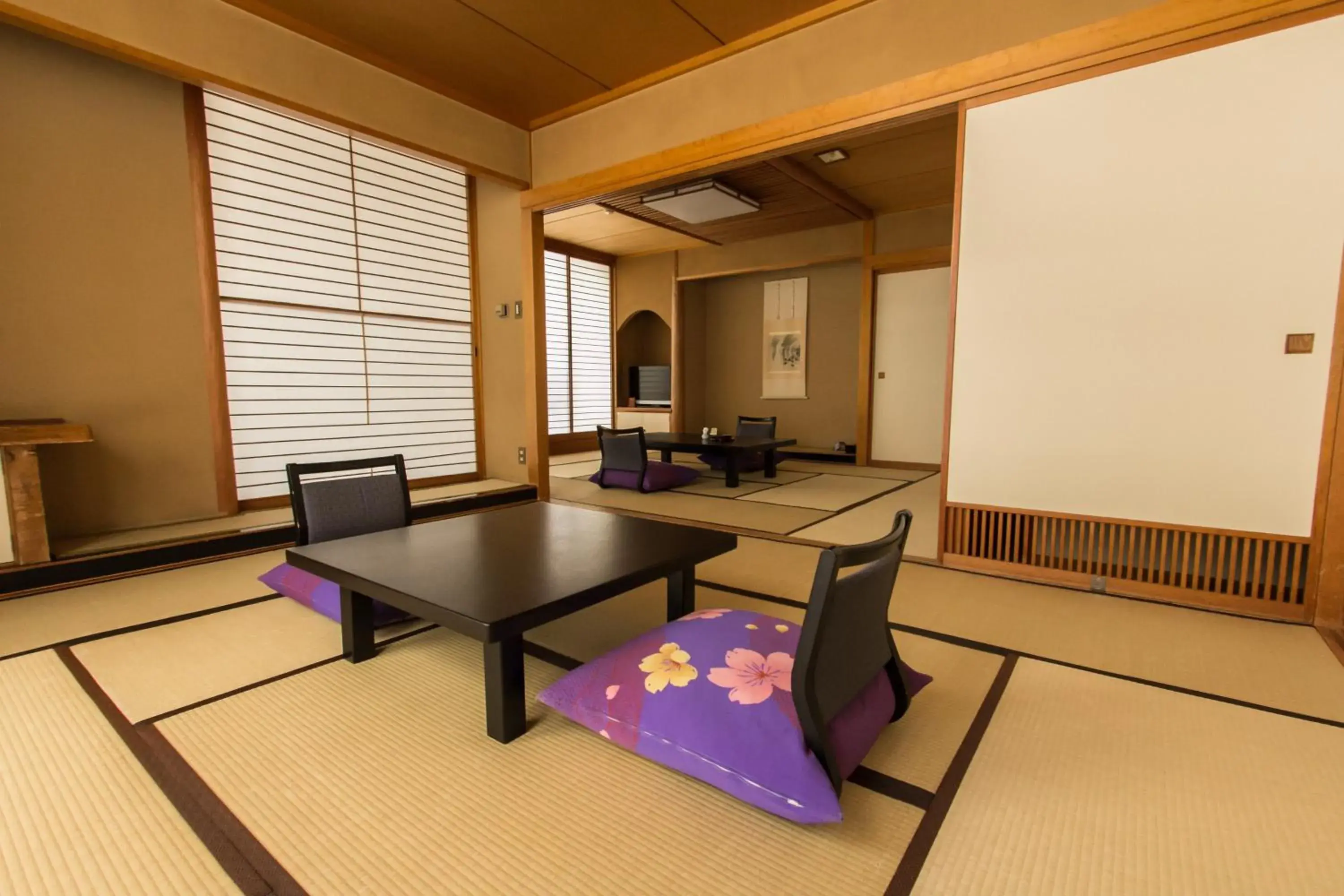 Photo of the whole room, Dining Area in Yuzawa Grand Hotel