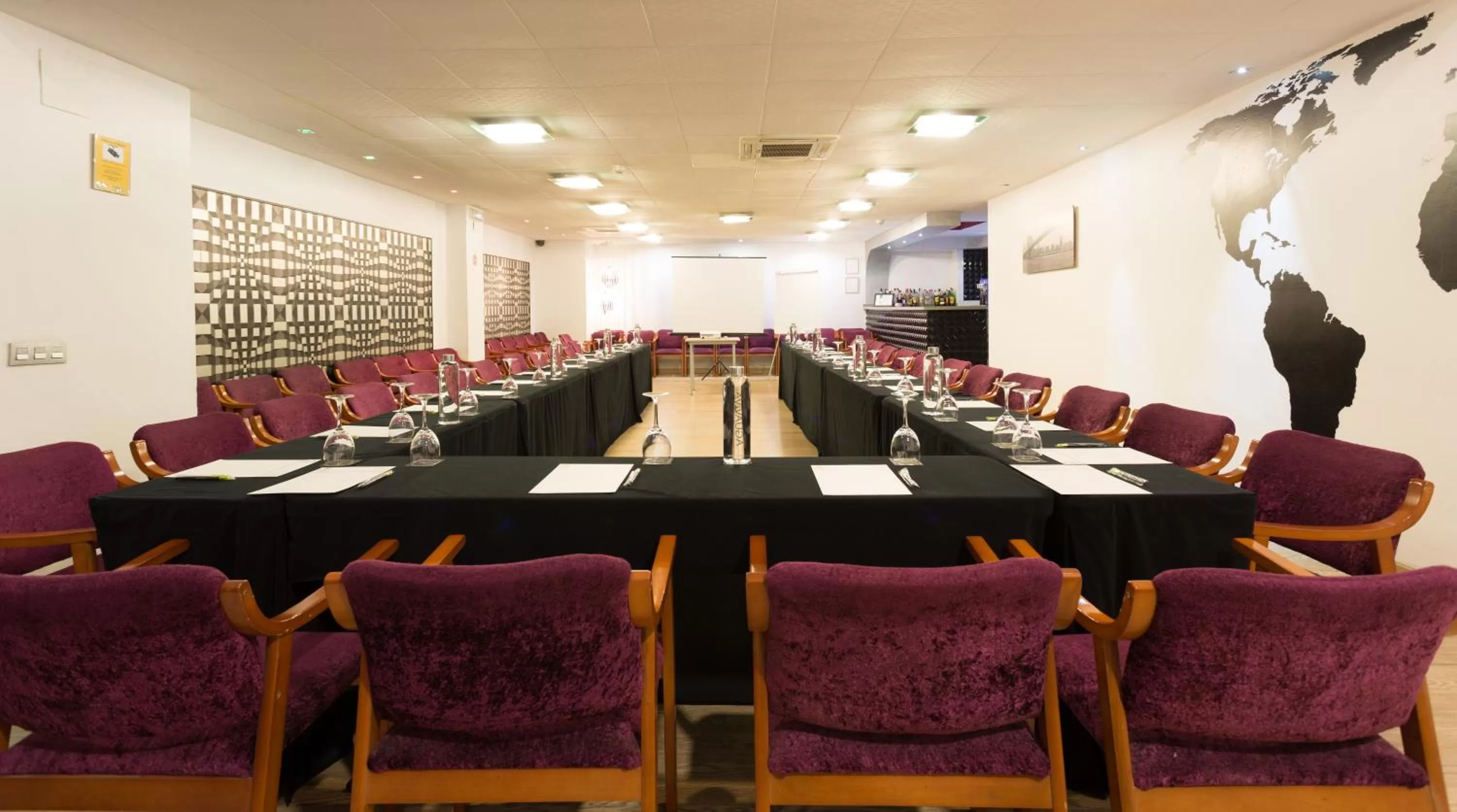 Communal lounge/ TV room in Hotel Familia Conde