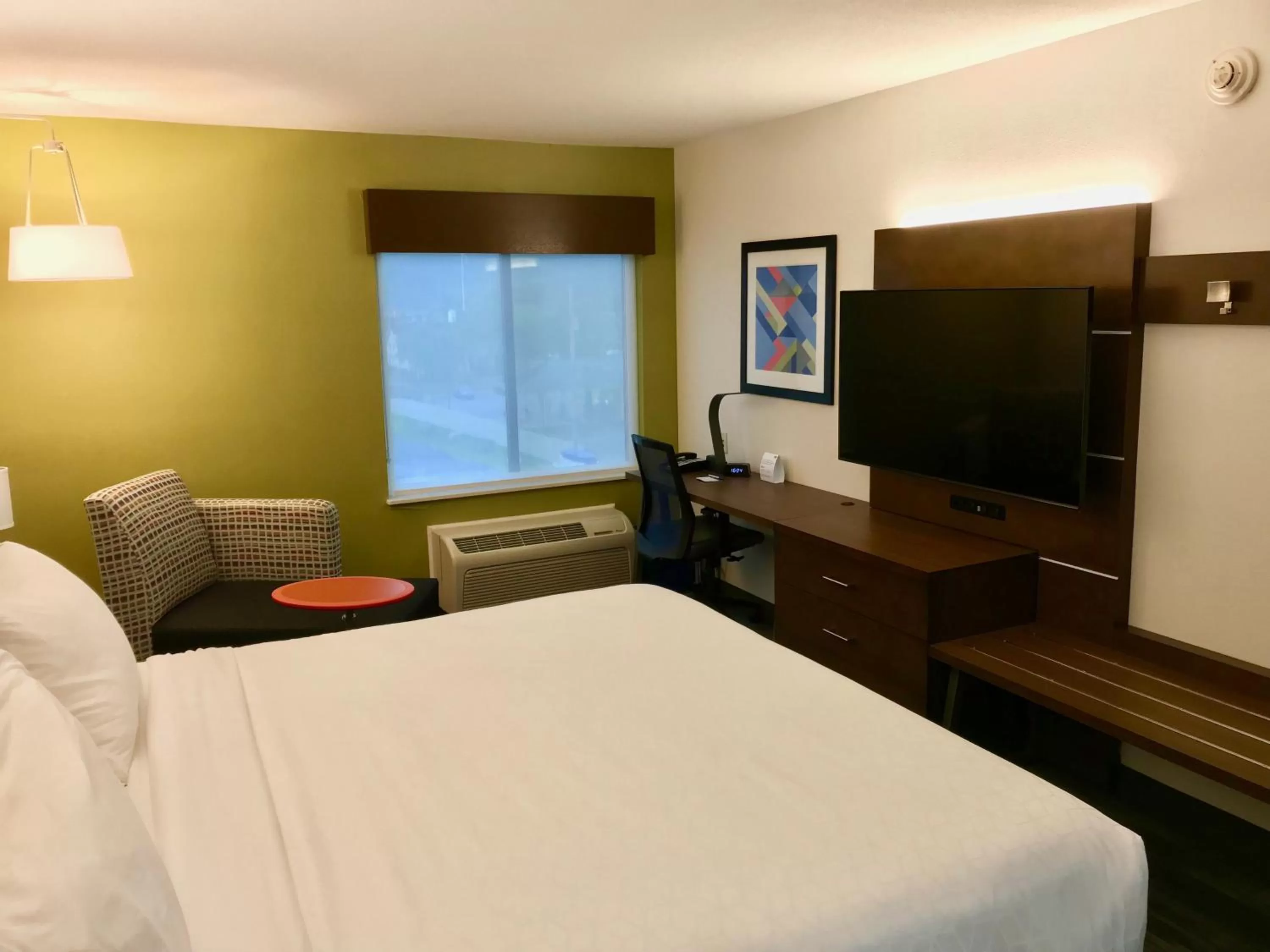 Photo of the whole room, Bed in Holiday Inn Express Fishkill-Mid Hudson Valley by IHG