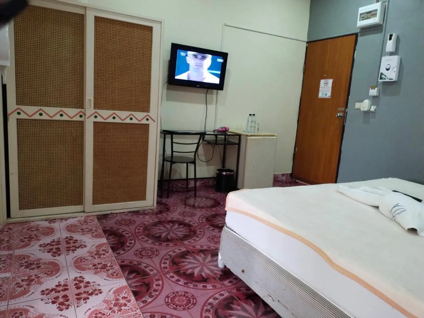 TV and multimedia, Bed in Baan Kaew Ruen Kwan