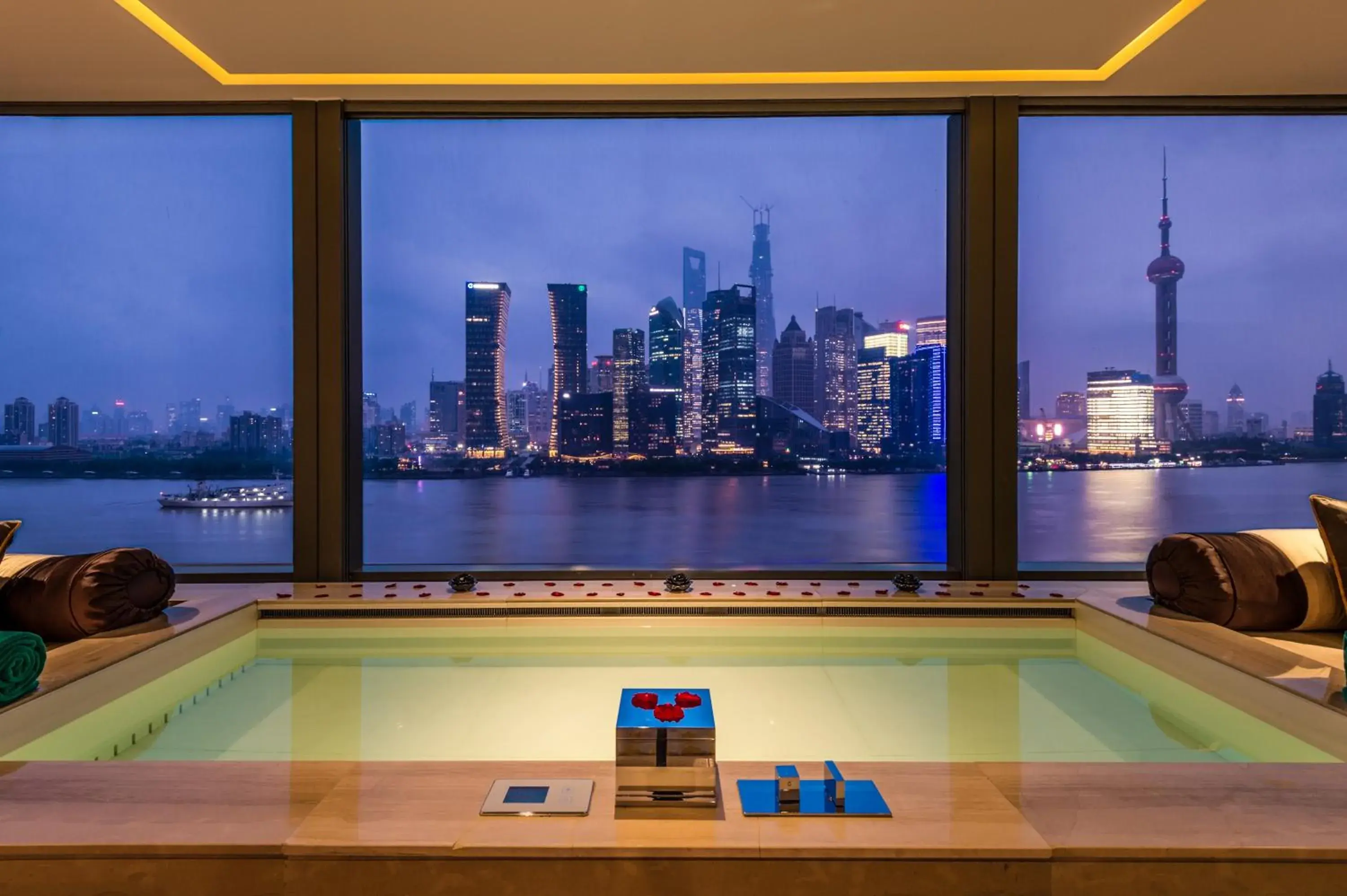 View (from property/room), Swimming Pool in Banyan Tree Shanghai On The Bund