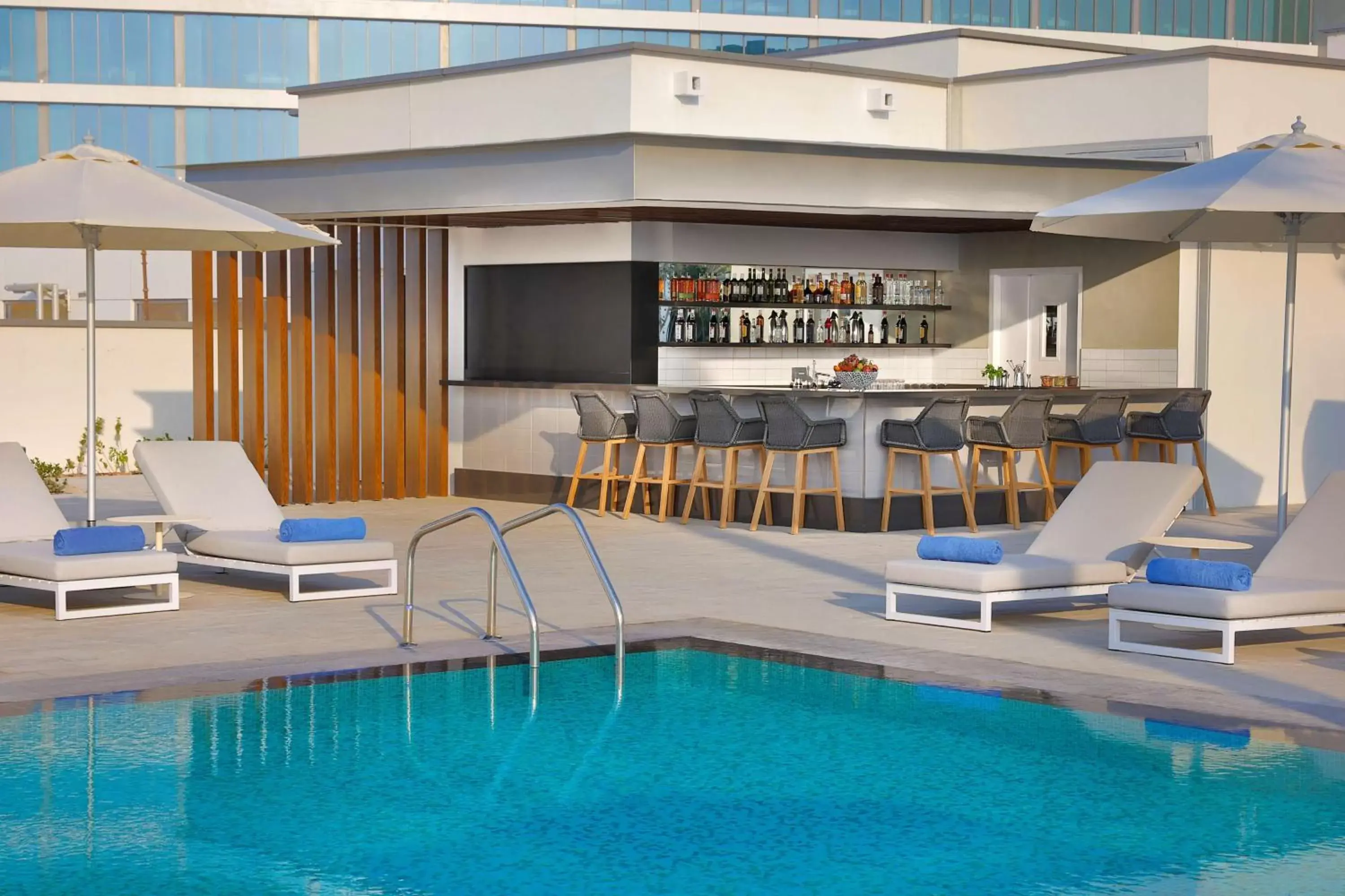 Dining area, Swimming Pool in Doubletree By Hilton Abu Dhabi Yas Island Residences