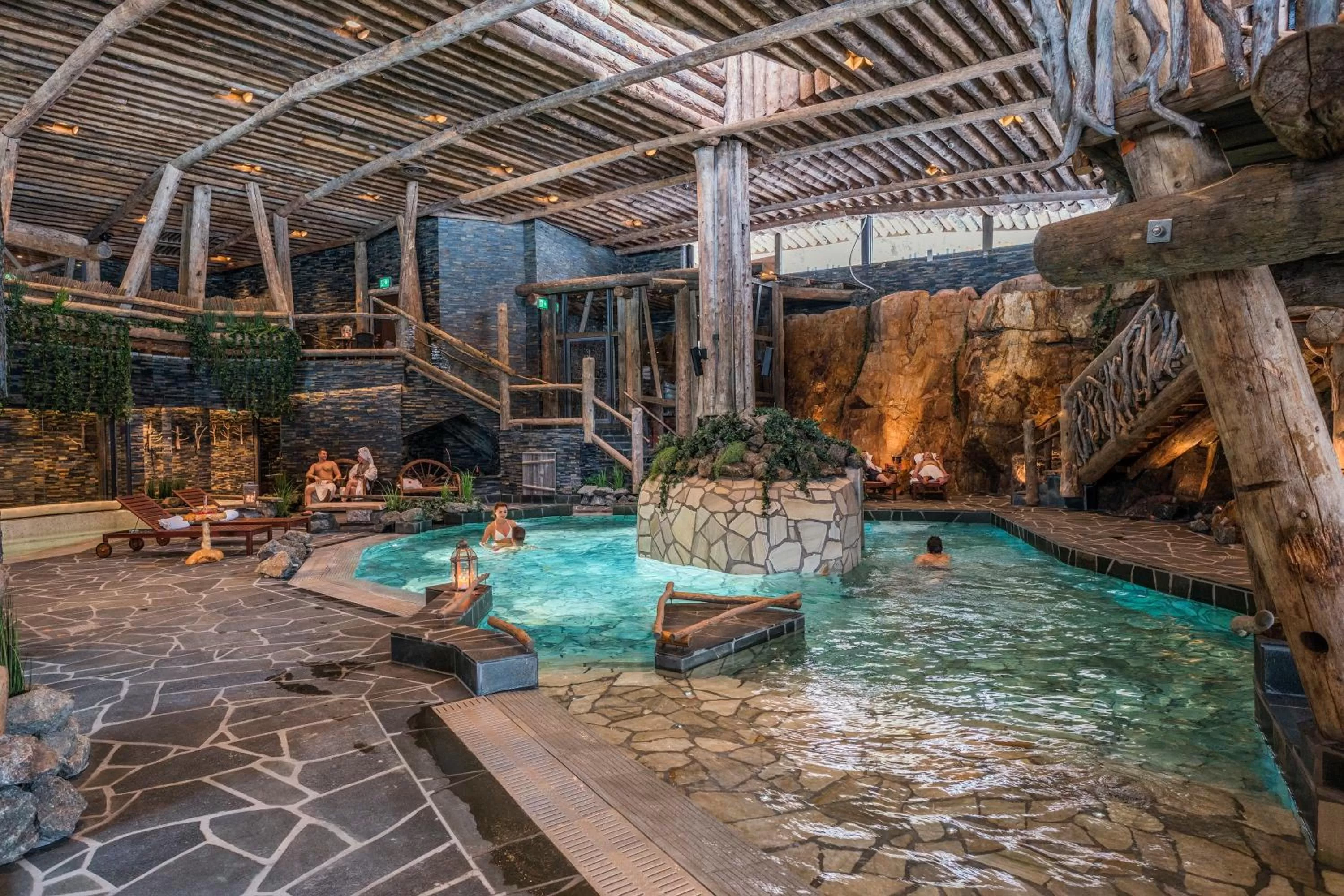 Public Bath in Hotel & Spa Resort Järvisydän