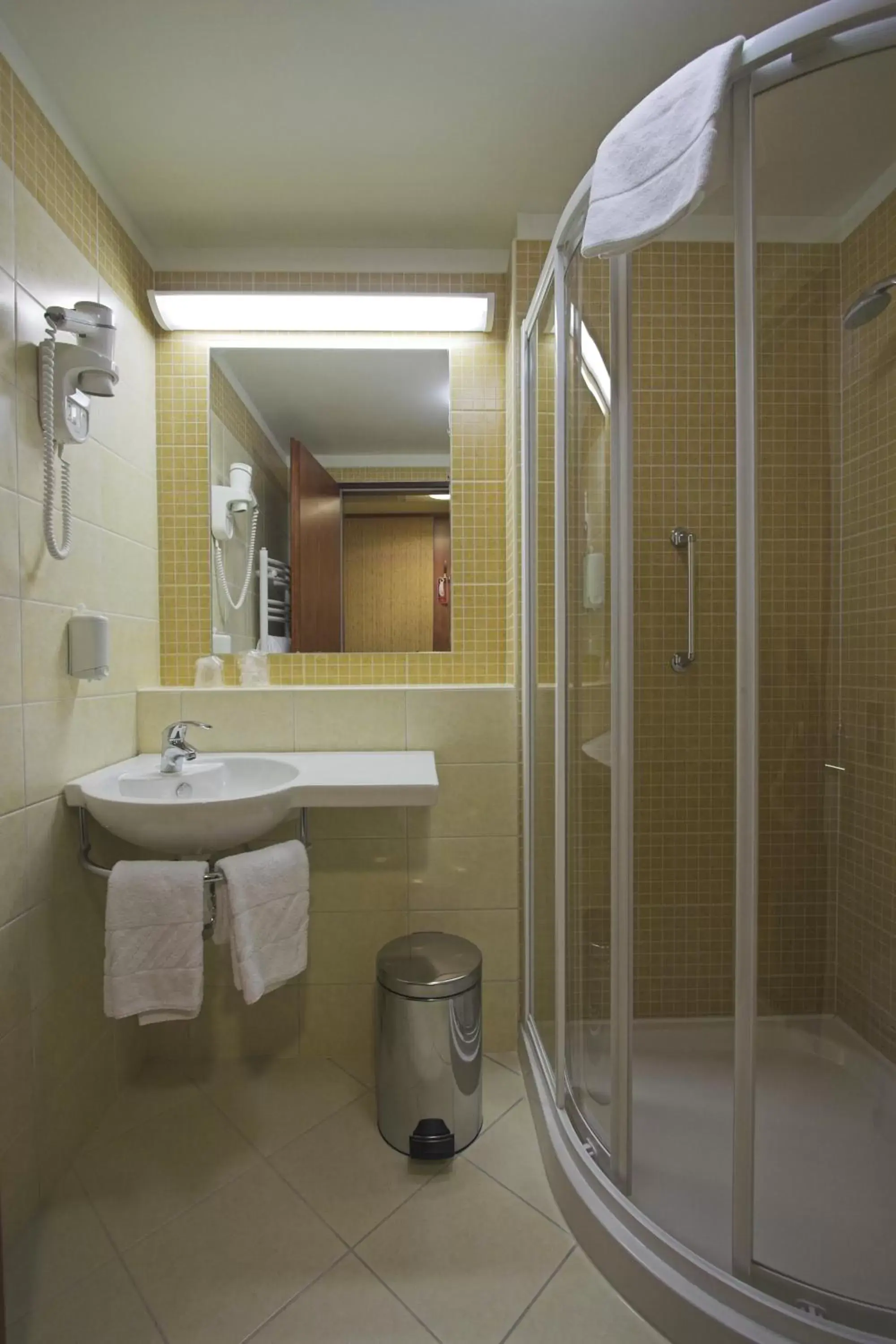 Shower, Bathroom in Benczur Hotel