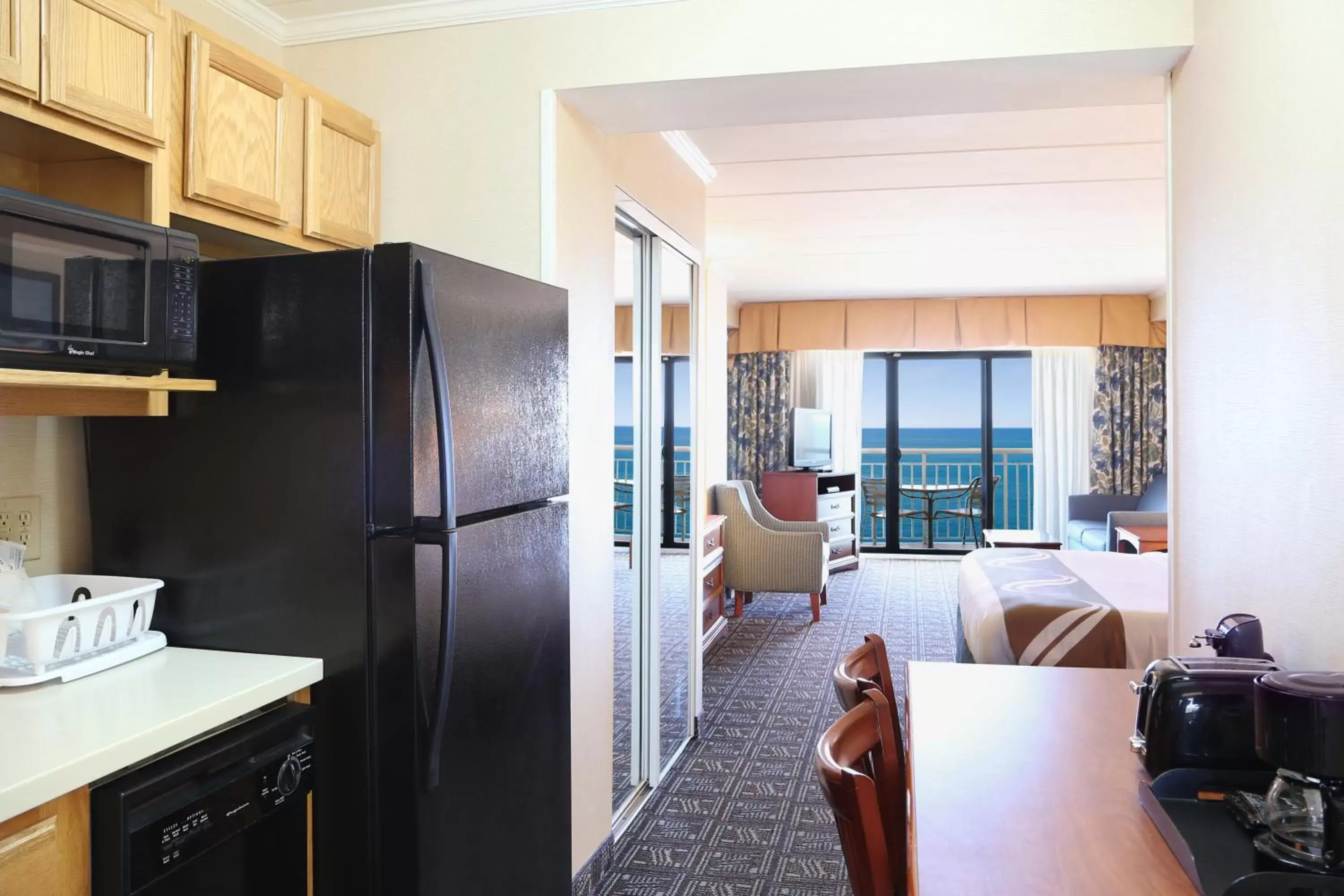 Kitchen or kitchenette in Quality Inn Boardwalk