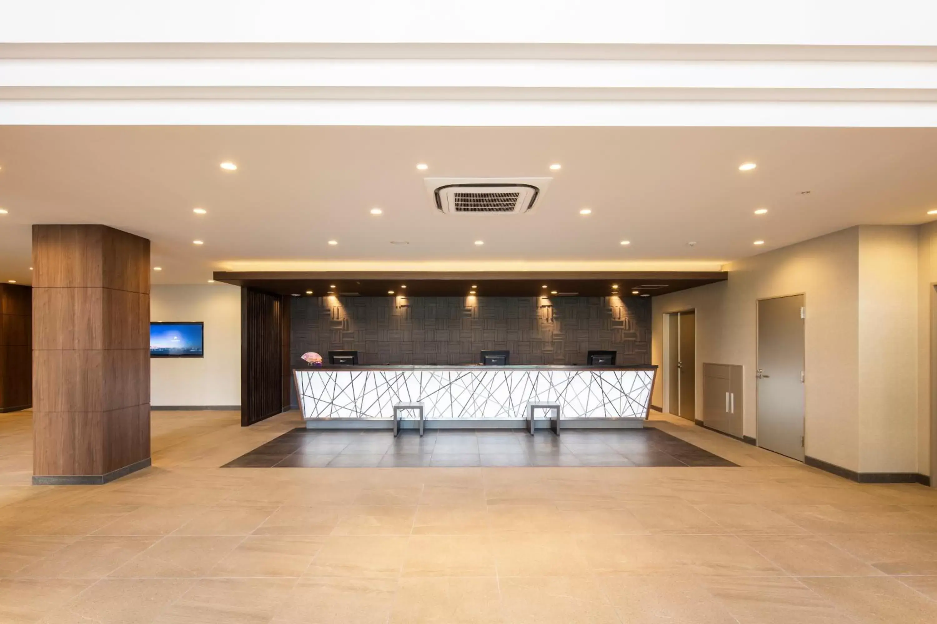 Lobby or reception in HOTEL MYSTAYS Kanazawa Castle