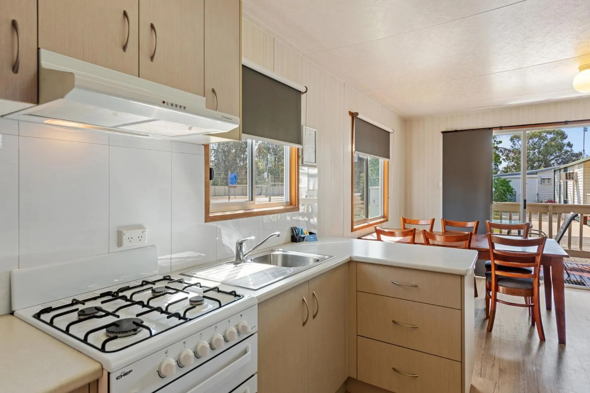 Kitchen or kitchenette in Discovery Parks - Maidens Inn Moama