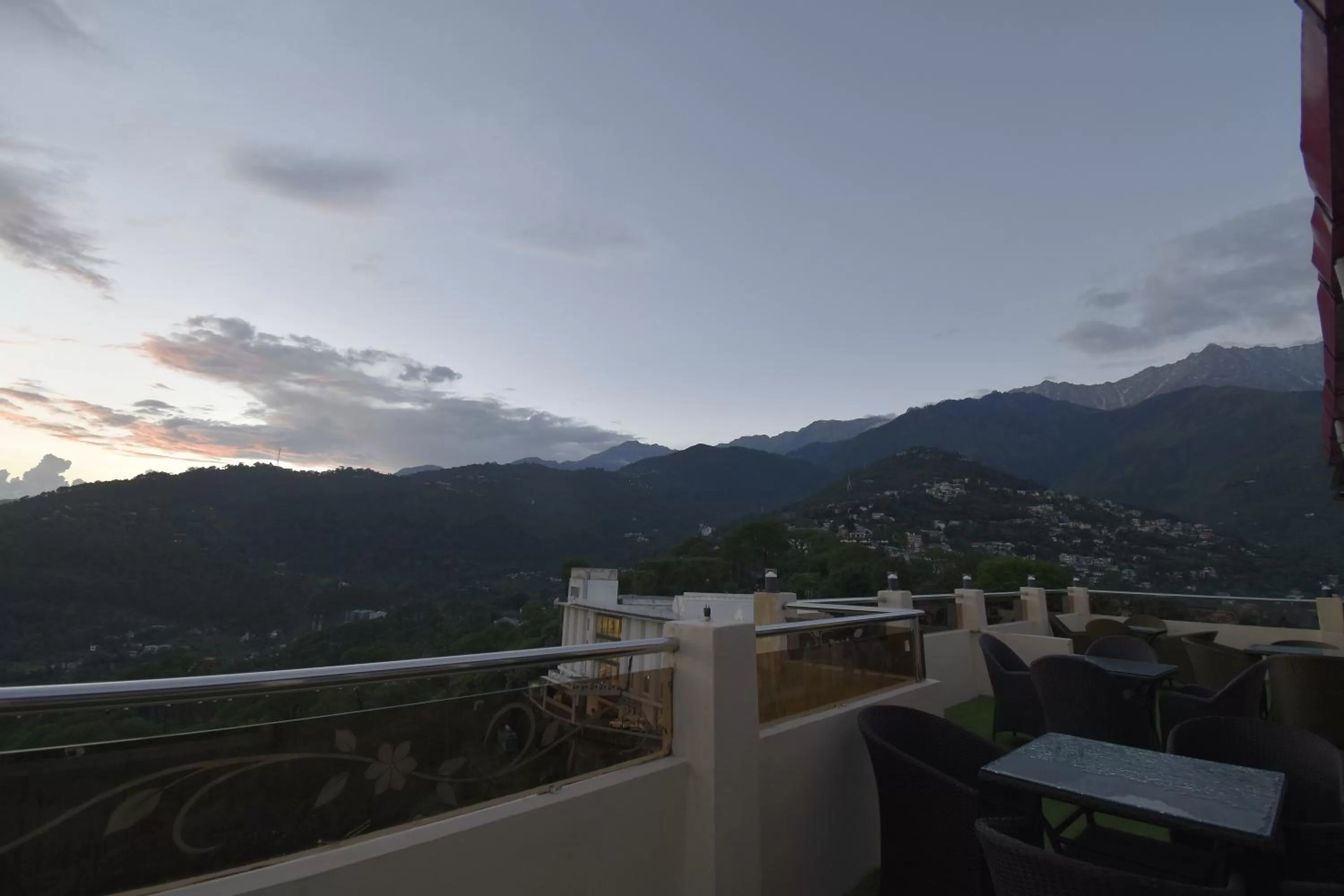 Day, Mountain View in The Royal Castle AC Centralized