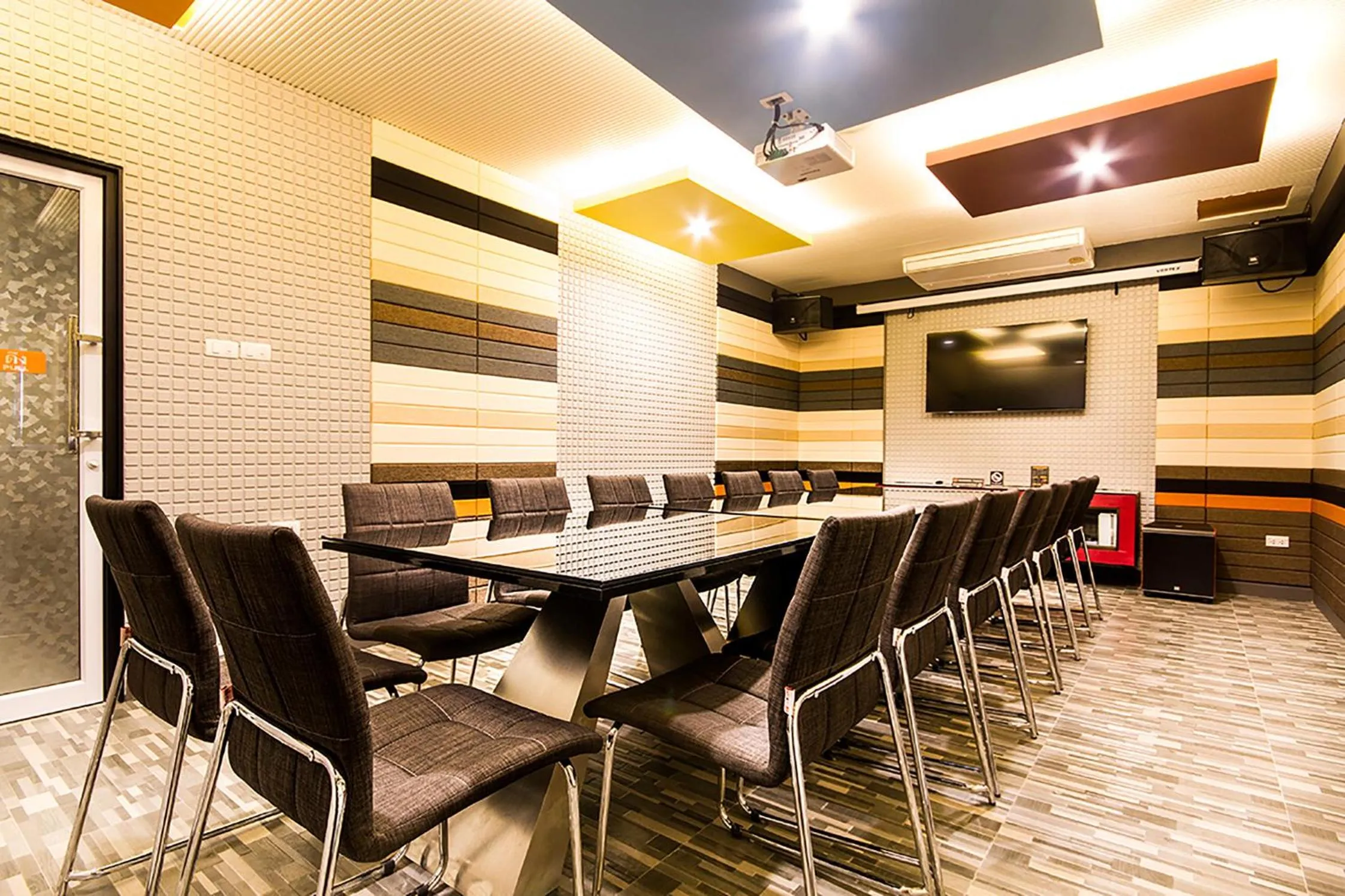 Restaurant/places to eat in Bestiny Hotel & Restaurant Phetchabun