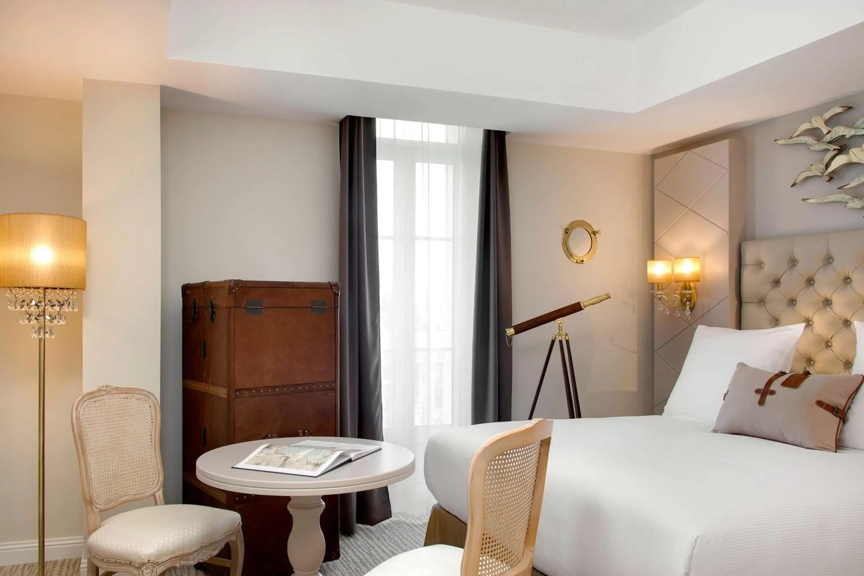 Bed, Seating Area in Grand Hotel Des Sablettes Plage, Curio Collection By Hilton