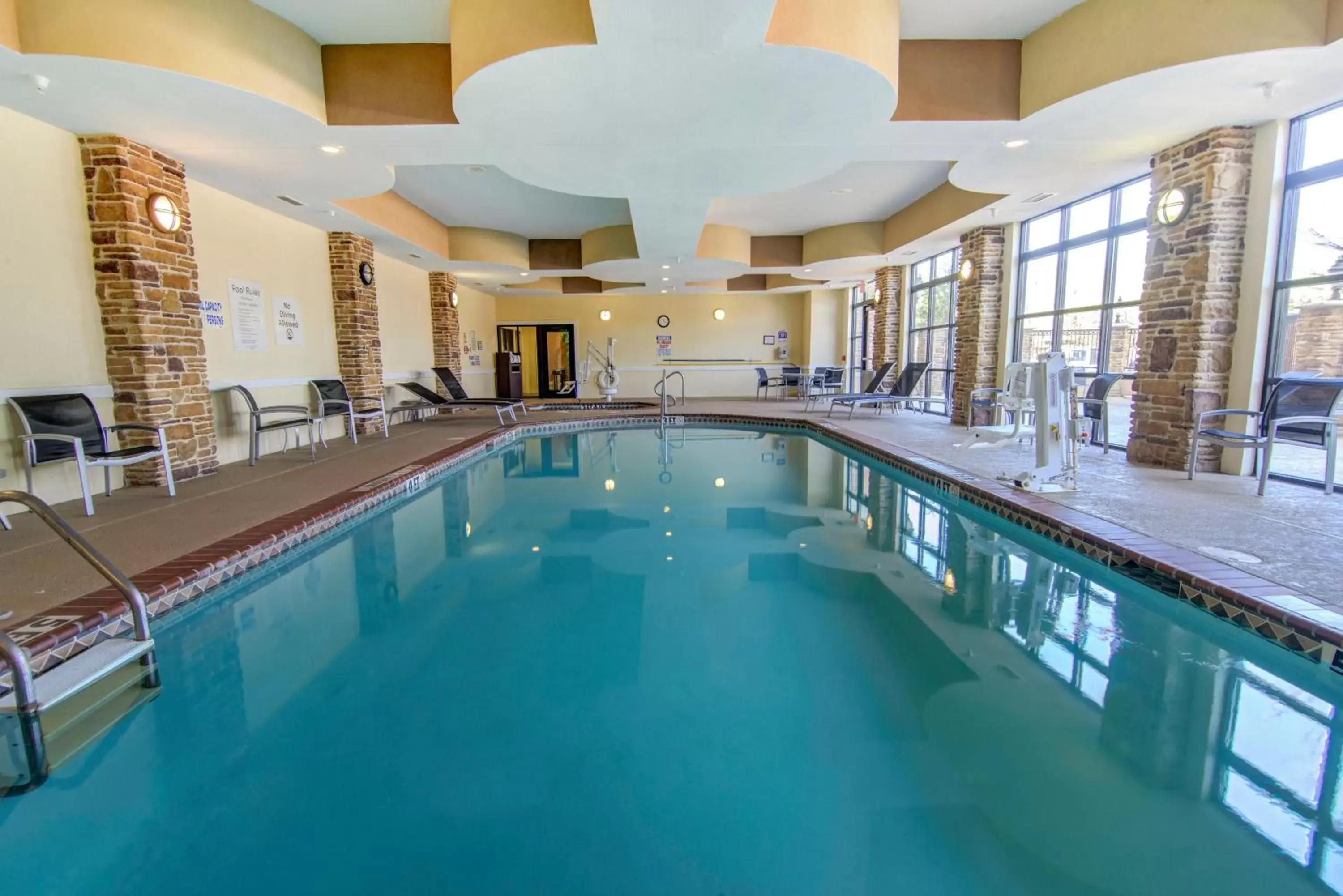 Swimming pool in Holiday Inn Arlington Northeast by IHG Swimming pool in Holiday Inn Arlington Northeast by IHG