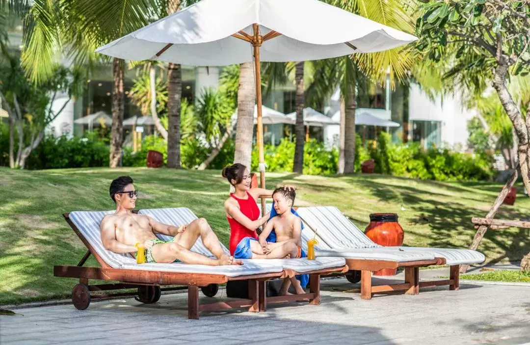 Swimming pool in Vinpearl Resort & Spa Nha Trang Bay